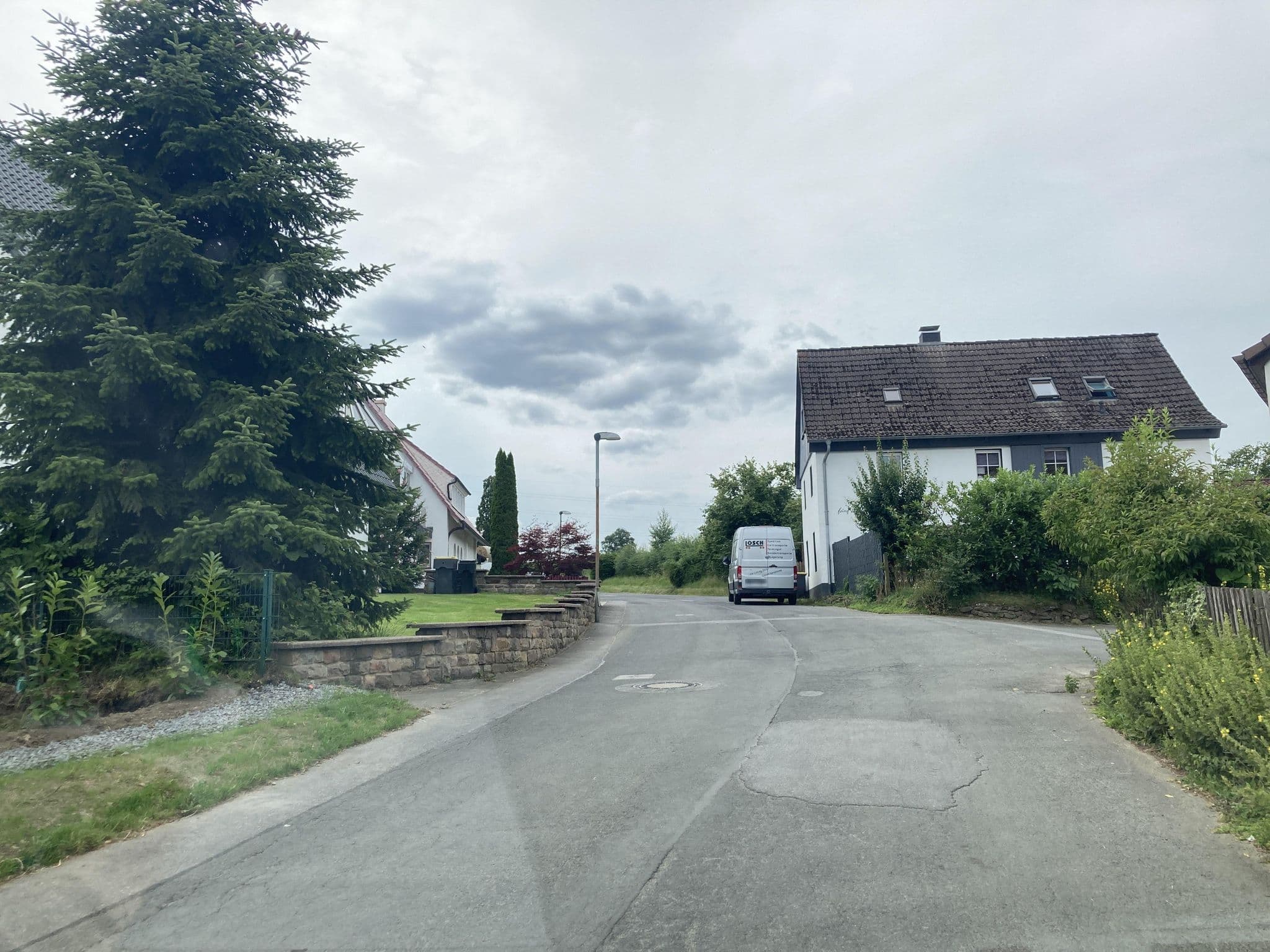 Street view near Ferienwohnung Gasthof Spelsberg, Altena — © tasmaniadevil (CC BY-SA · Mapillary)