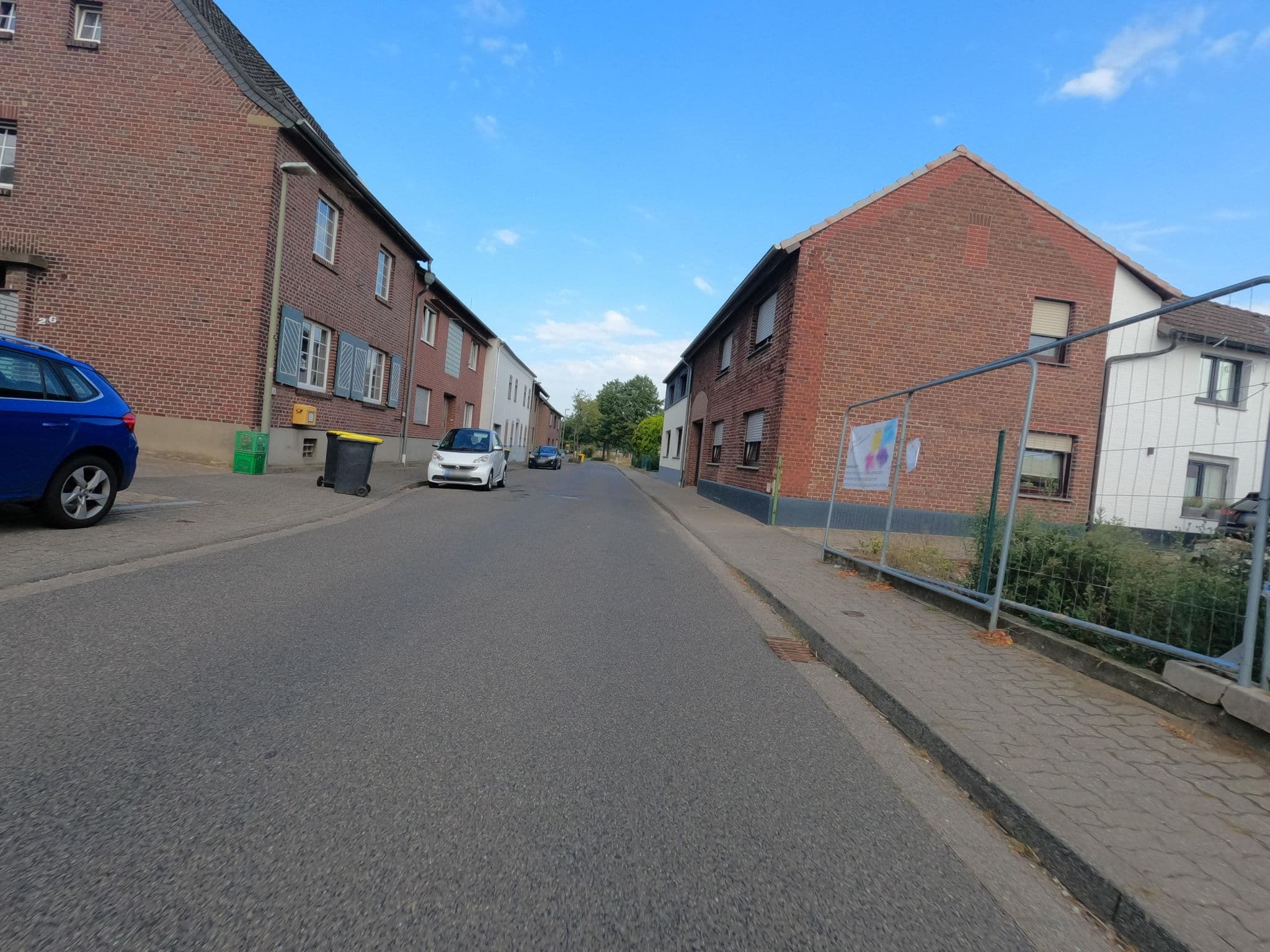 Street view near Heinrichs Hof, Beeckerheide — © hektor1989 (CC BY-SA · Mapillary)