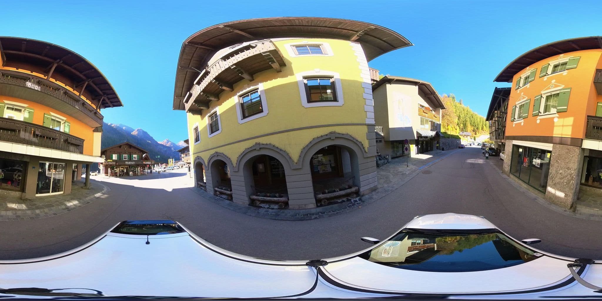 Street view near Pension Bergkristall, Heiligenblut — © osmplus_org (CC BY-SA · Mapillary)
