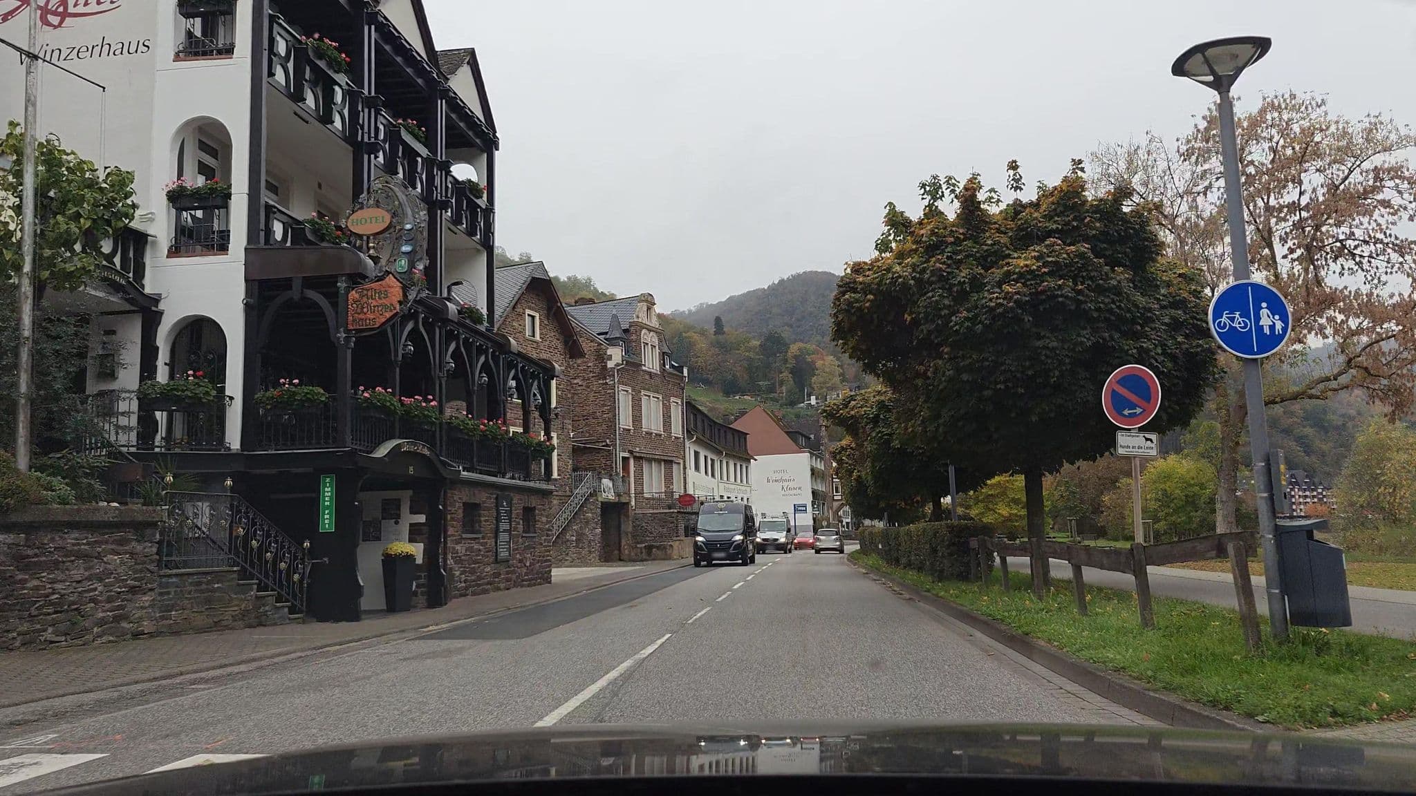 Street view near Altes Winzerhaus, Cochem — © amenophis (CC BY-SA · Mapillary)
