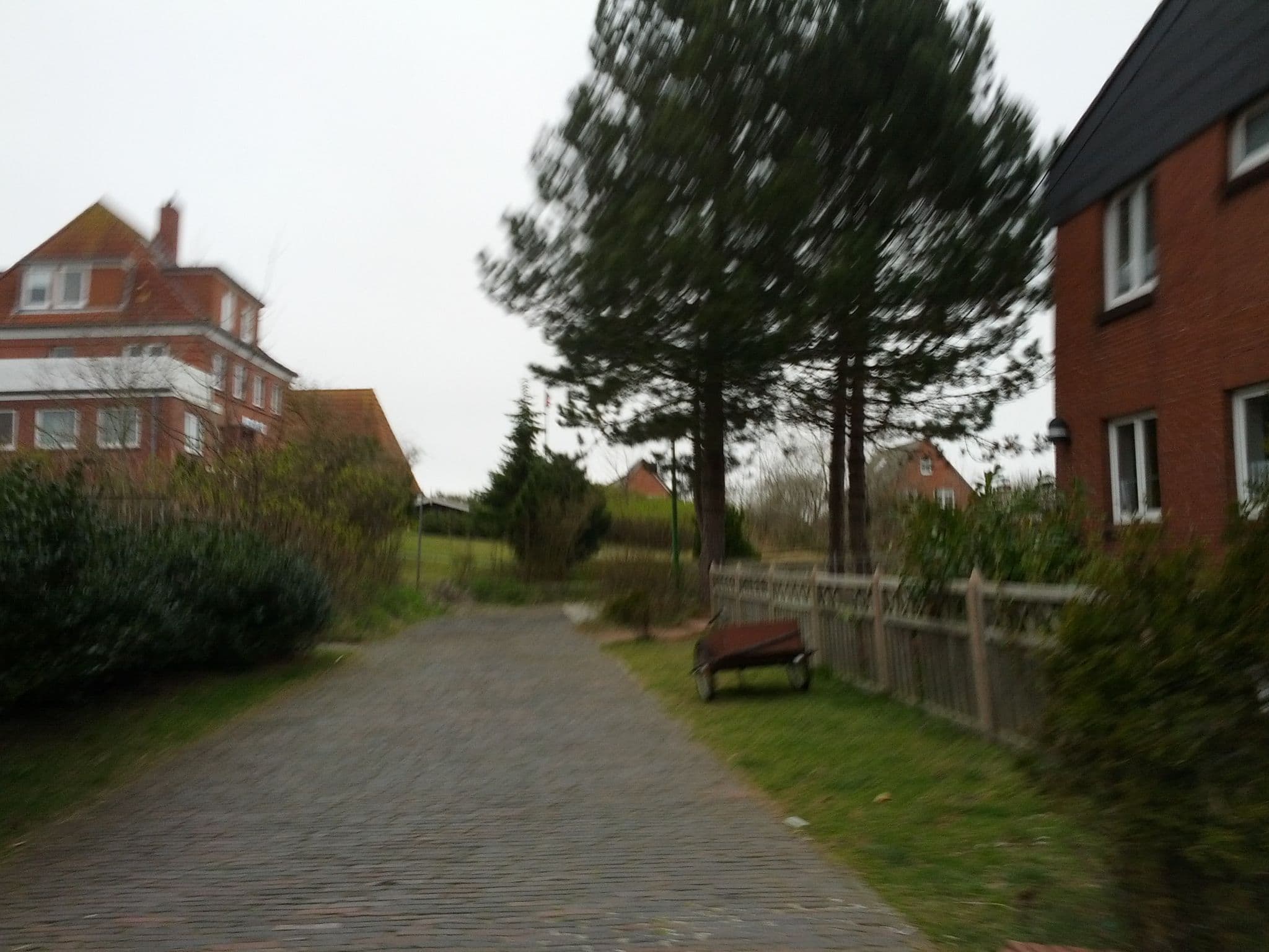 Street view near Haus Ricklefs, Langeoog — © zoegglmeyr (CC BY-SA · Mapillary)