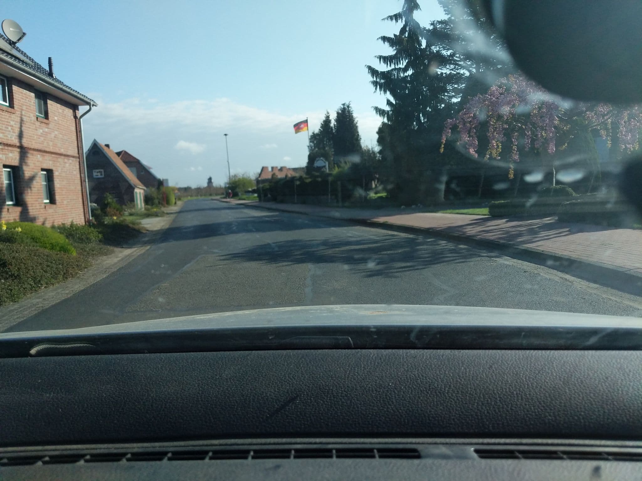 Street view near Ferienhaus Aussendeck, Grünendeich — © nesshof (CC BY-SA · Mapillary)