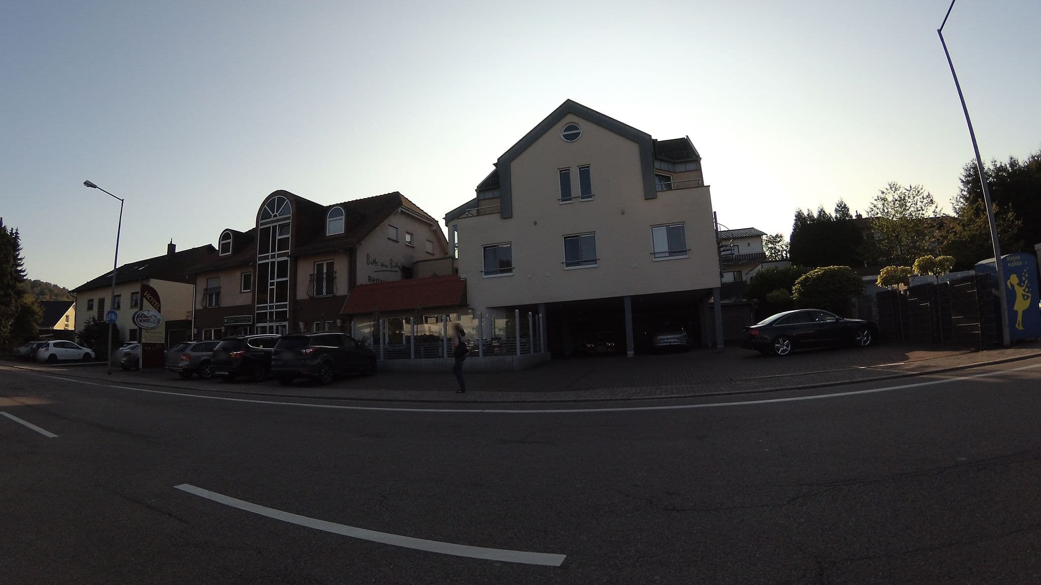 Street view near La Fontana, Sankt Ingbert — © teddy73 (CC BY-SA · Mapillary)