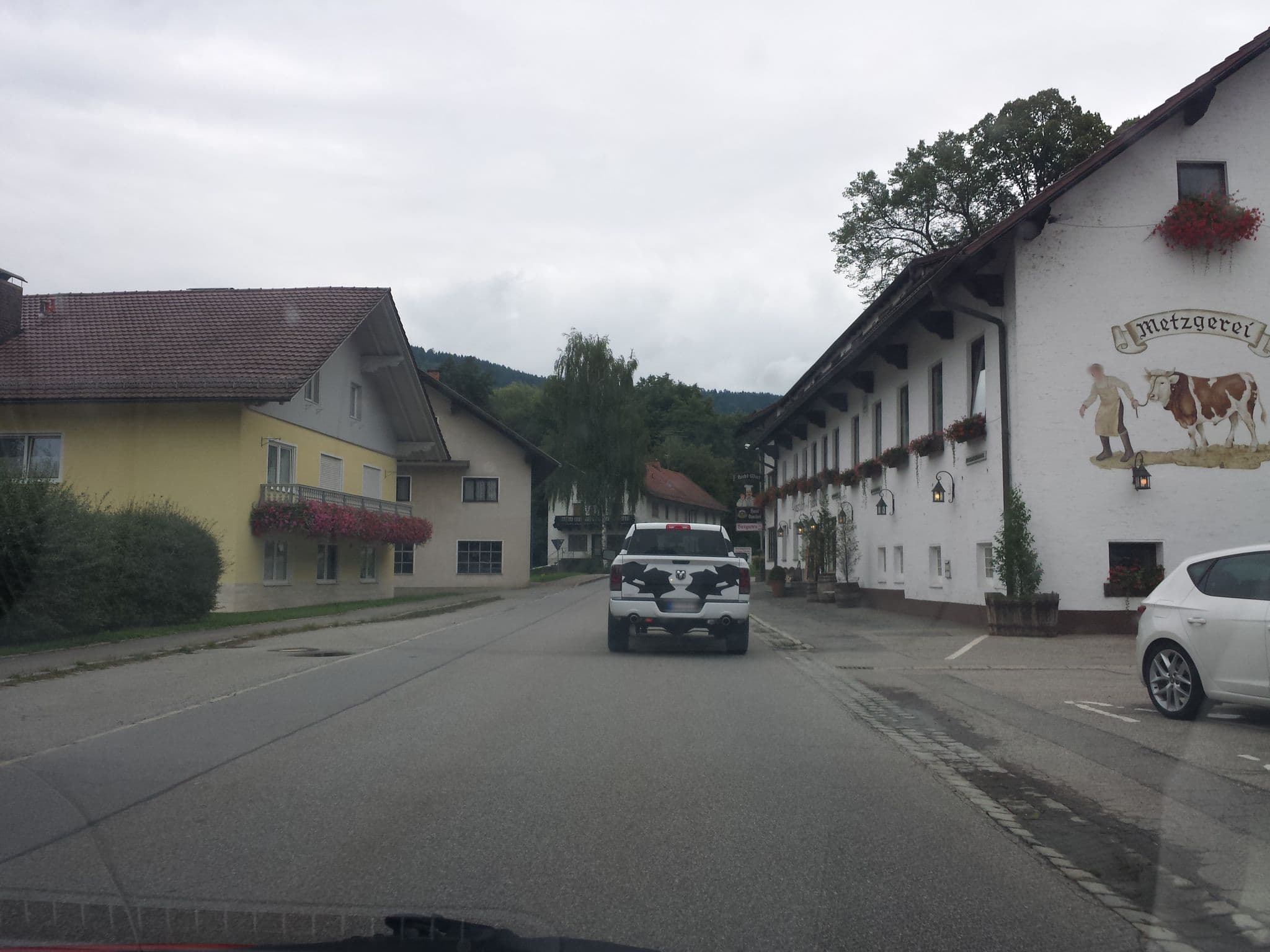 Street view near Gasthaus Hiebl, Windberg — © renade (CC BY-SA · Mapillary)