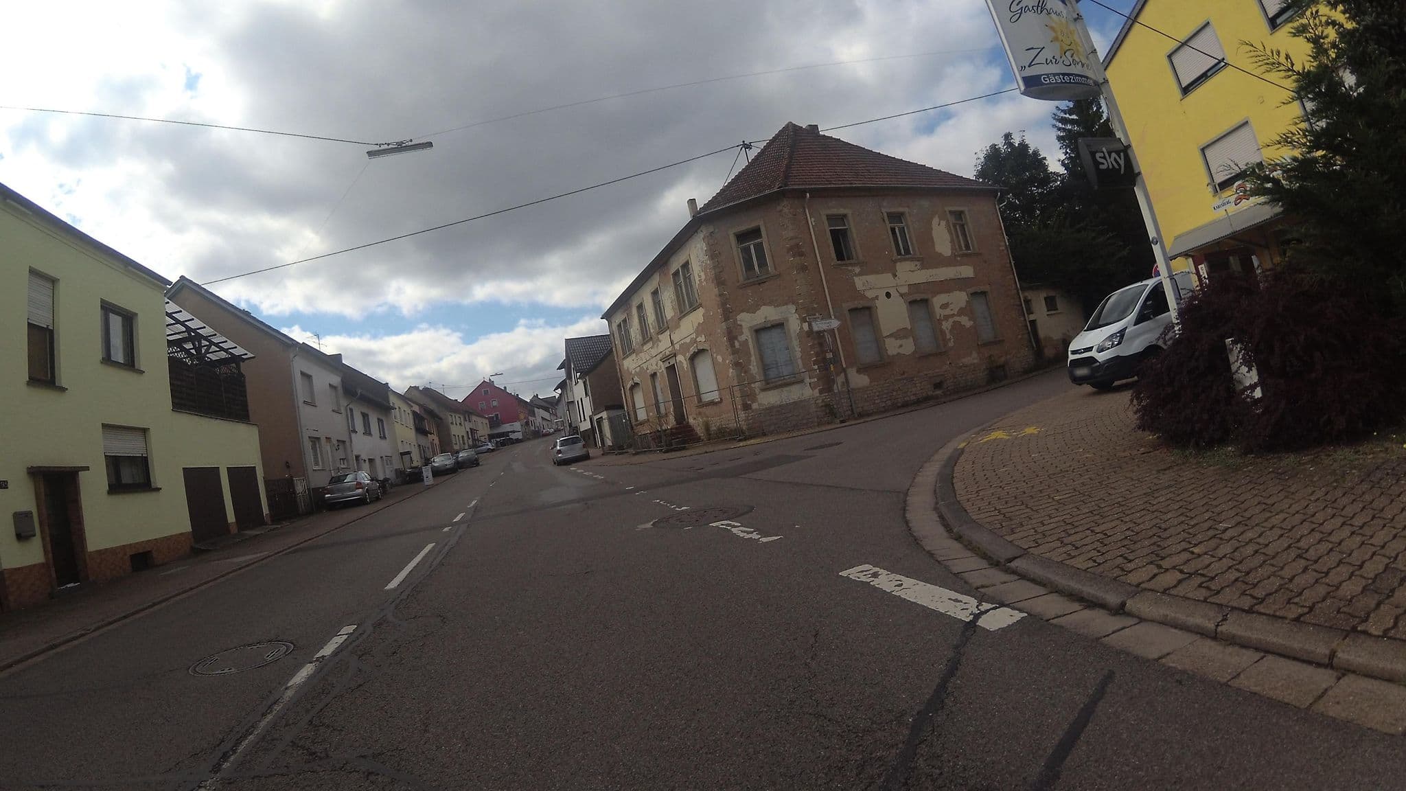 Street view near Zur Sonne, Ludweiler-Warndt — © teddy73 (CC BY-SA · Mapillary)