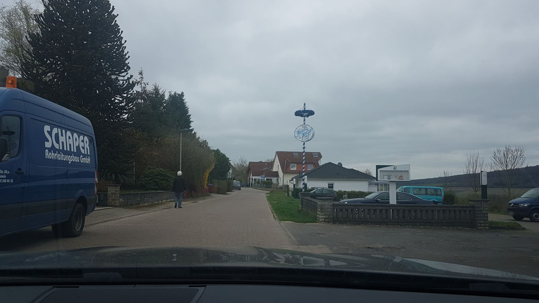 Street view near Landgasthaus Hesse, Hameln — © snowdiver (CC BY-SA · Mapillary)