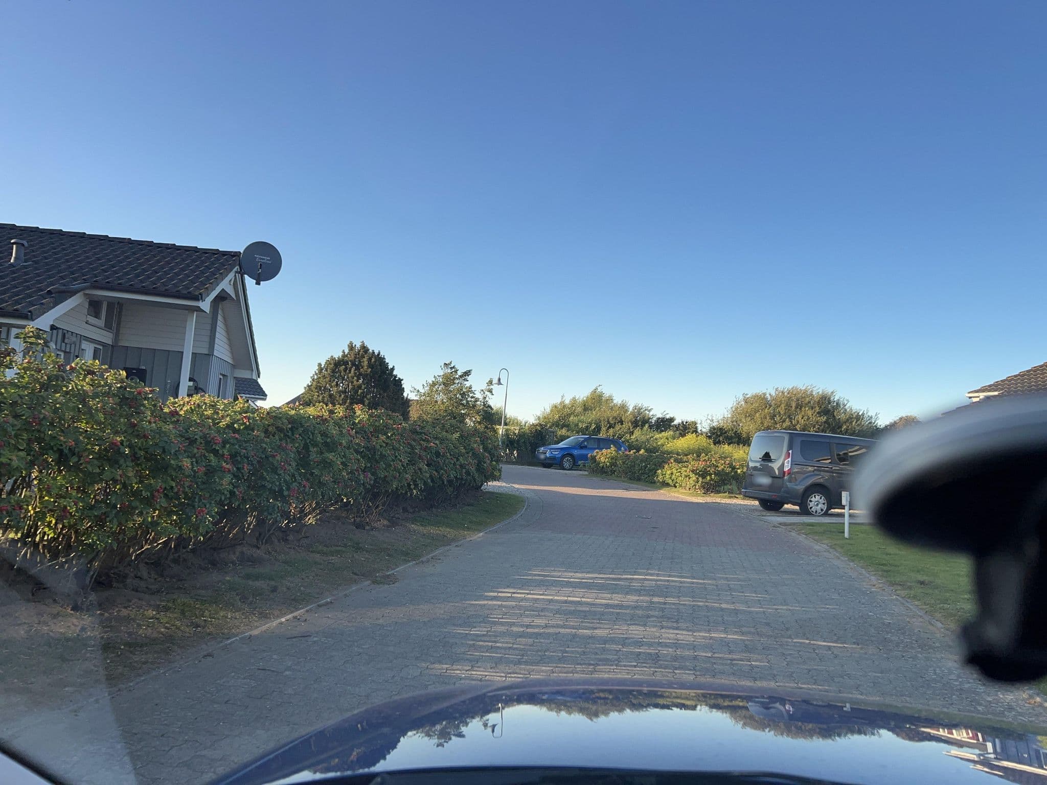 Street view near Nordseenest am Deich, Wesselburen — © robffm (CC BY-SA · Mapillary)