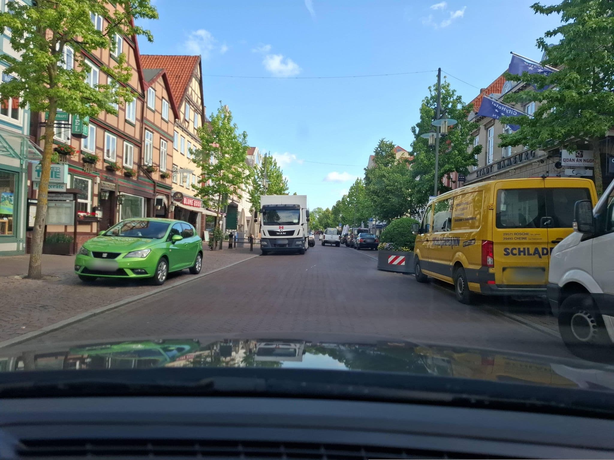 Street view near CityHotel Stadt Hamburg Uelzen, Uelzen — © Jaschu31311 (CC BY-SA · Mapillary)