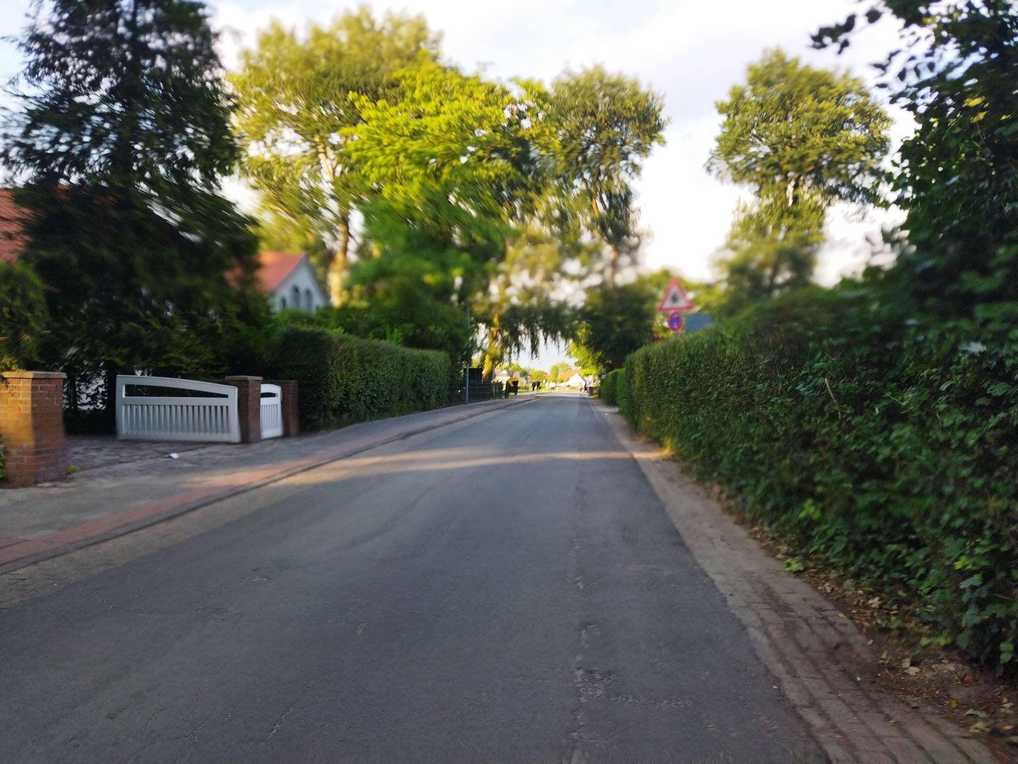 Street view near Altes Posthaus - Pension, Varel — © changchun1 (CC BY-SA · Mapillary)