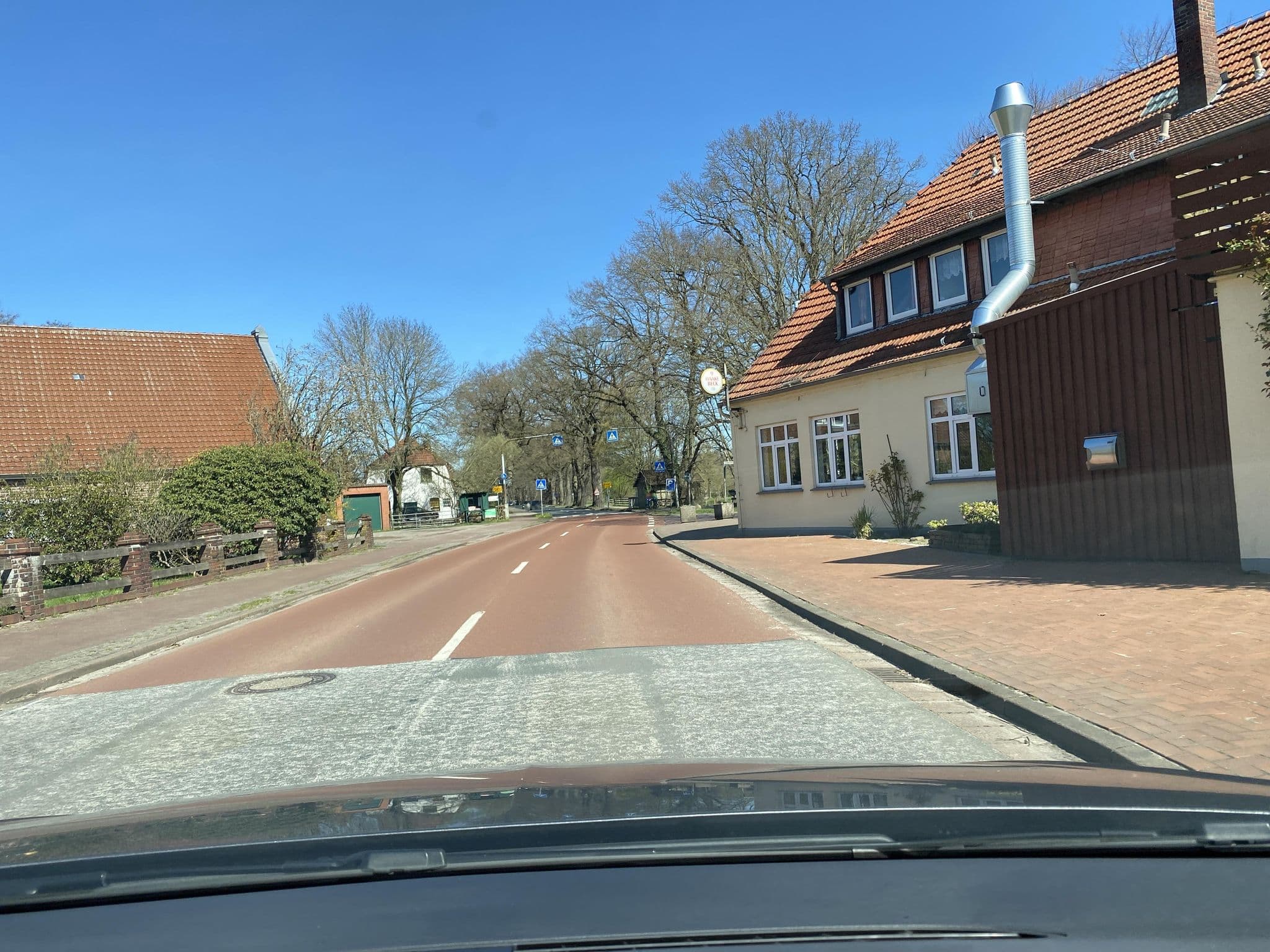 Street view near Bellmann's Gasthof, Ottersberg — © heetENkoel (CC BY-SA · Mapillary)