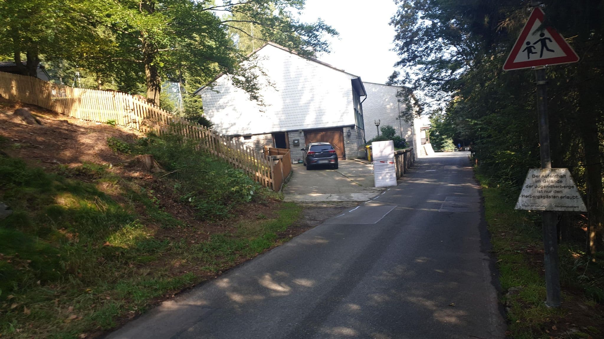 Street view near Zum Hammer, Geyer — © jochenb (CC BY-SA · Mapillary)