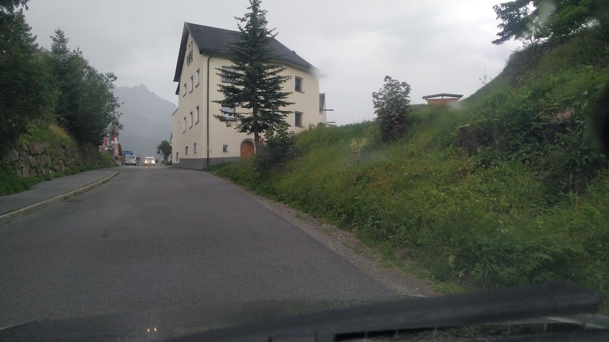Street view near Selbstversorgerhaus Schlosshäusl, Nauders — © mikki65 (CC BY-SA · Mapillary)