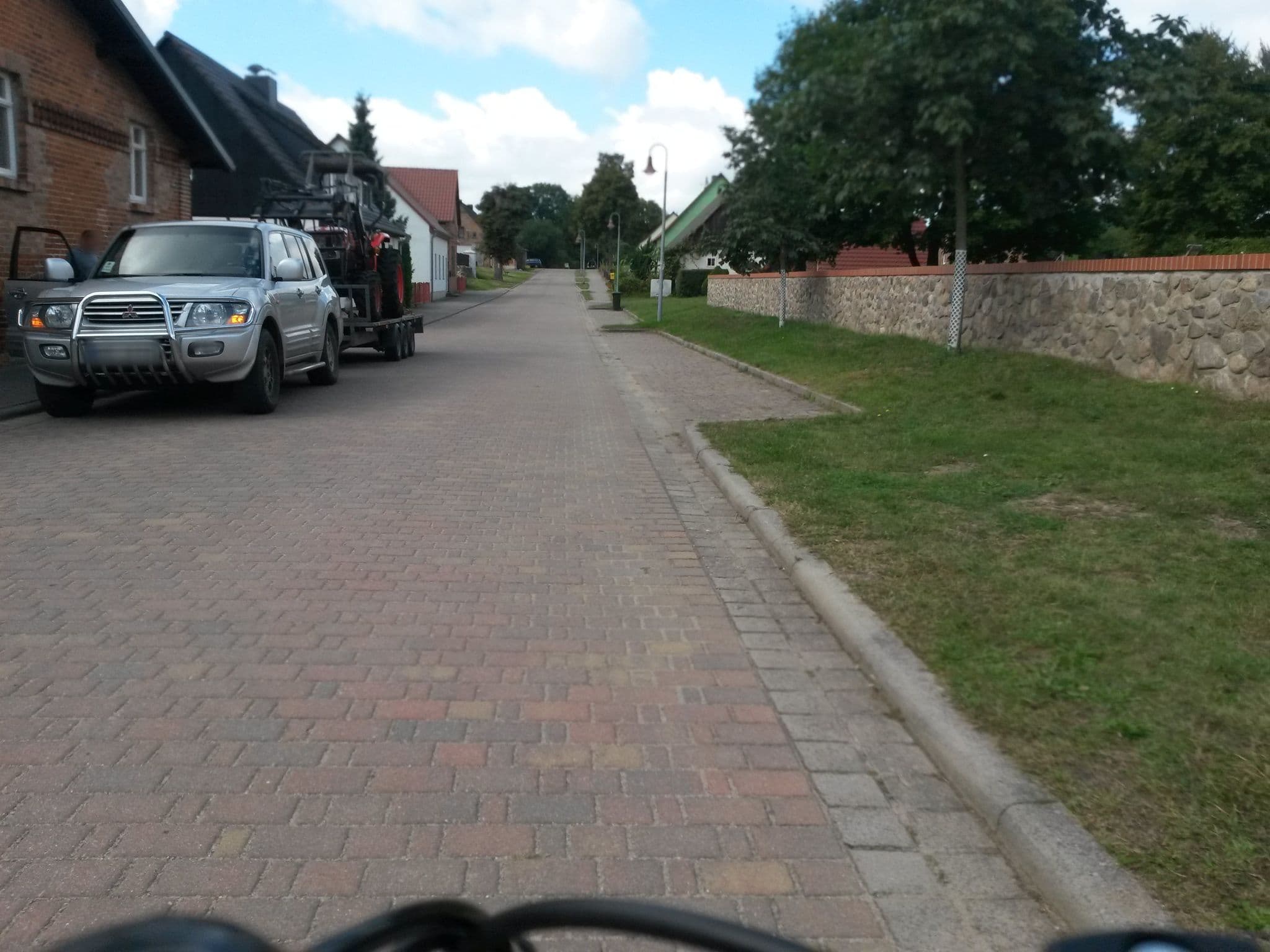 Street view near Gut Wolletz, Angermünde — © rausk (CC BY-SA · Mapillary)
