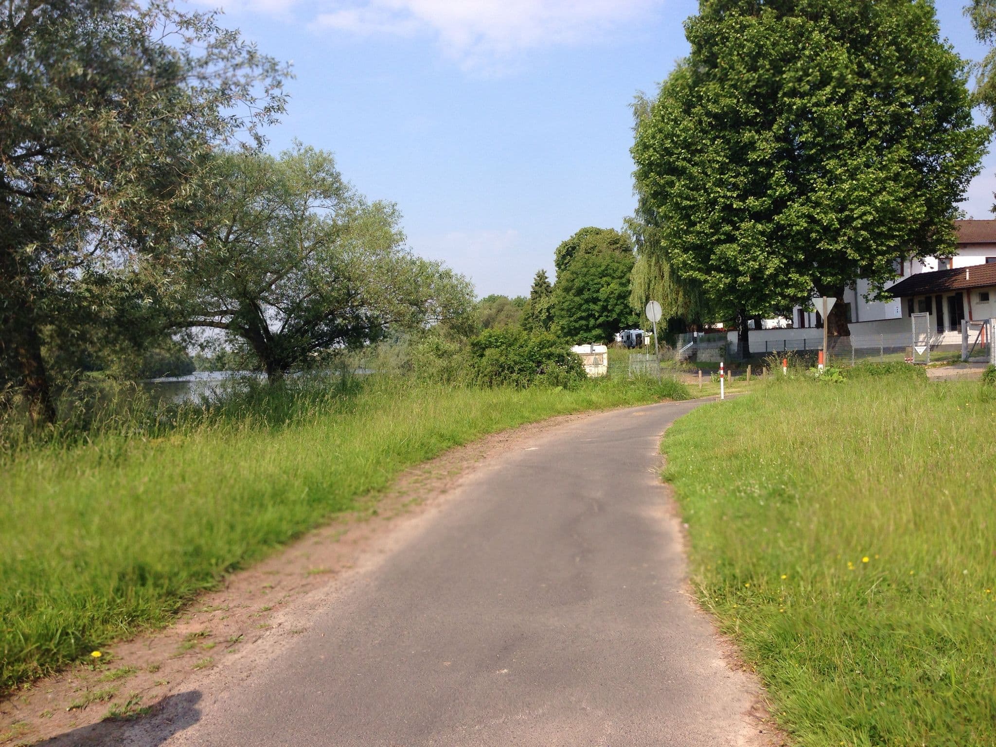 Street view near Campingplatz Mainkur, Maintal — © flidolin (CC BY-SA · Mapillary)