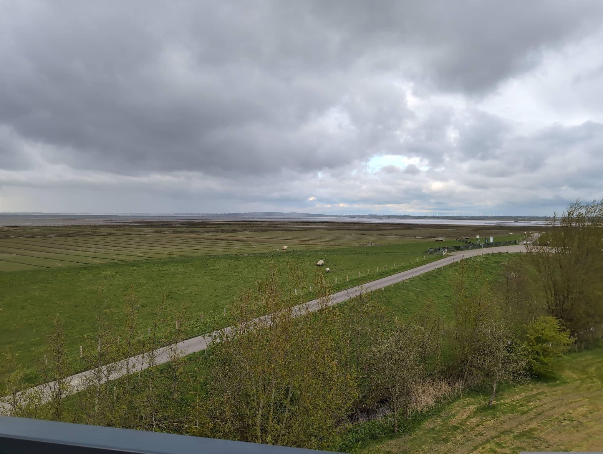 Street view near Hotel Lundenbergsand, Husum — © cobii (CC BY-SA · Mapillary)
