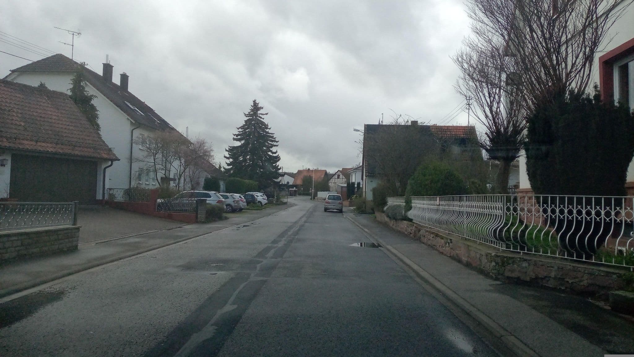 Street view near Spessarttor Villa Italia, Esselbach — © mlh2018 (CC BY-SA · Mapillary)