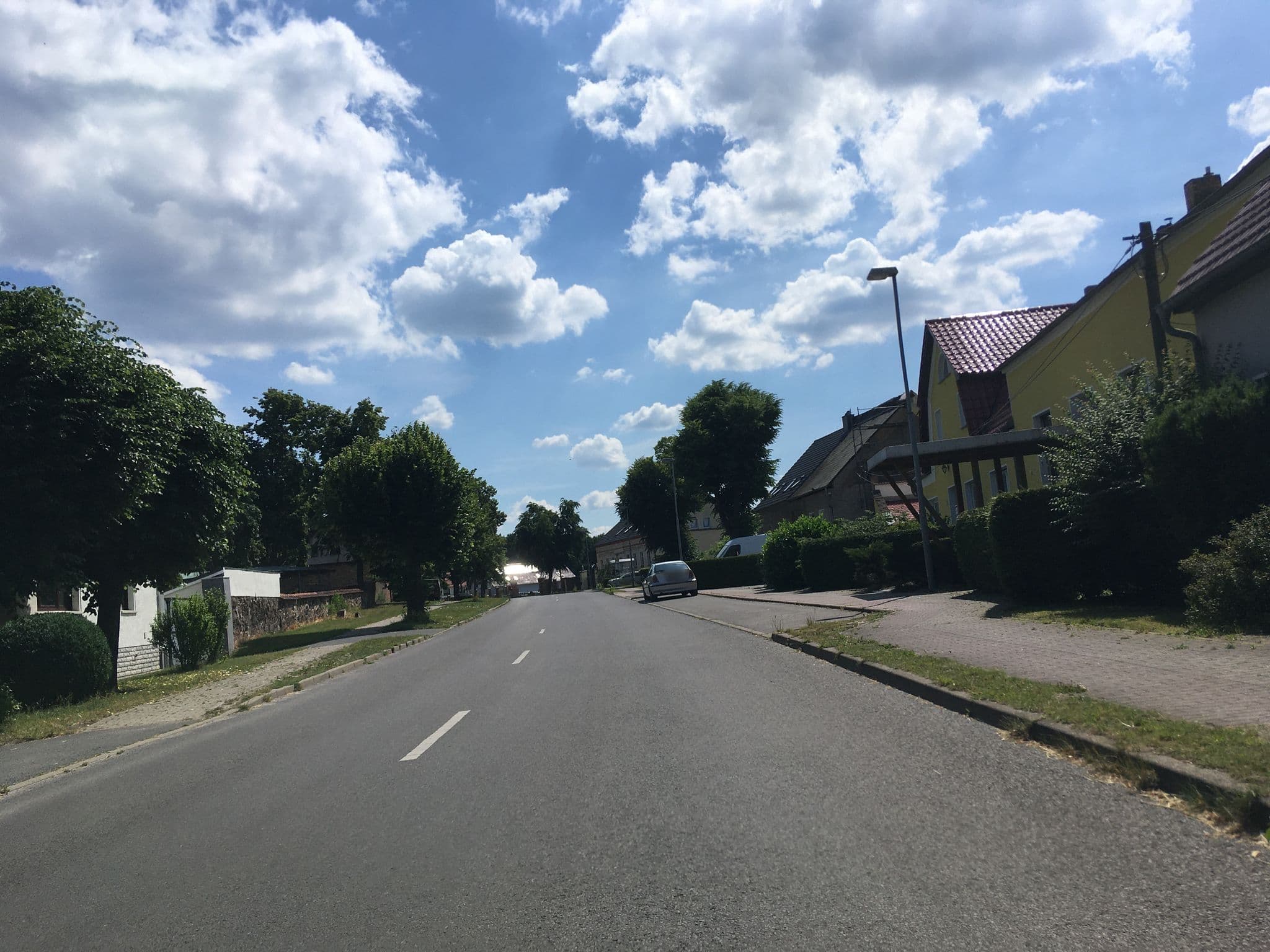 Street view near Pension Seeberger Hof, Neuenhagen — © carlheinz (CC BY-SA · Mapillary)