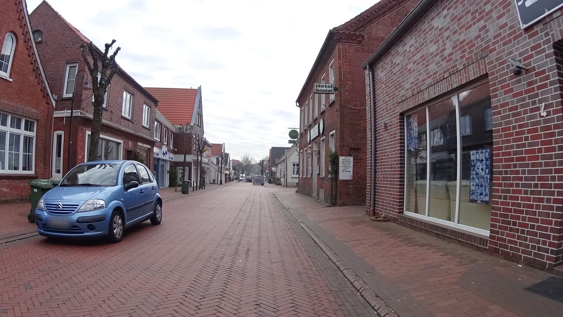 Street view near Hotel Zur Waage, Marienhafe — © ramap (CC BY-SA · Mapillary)