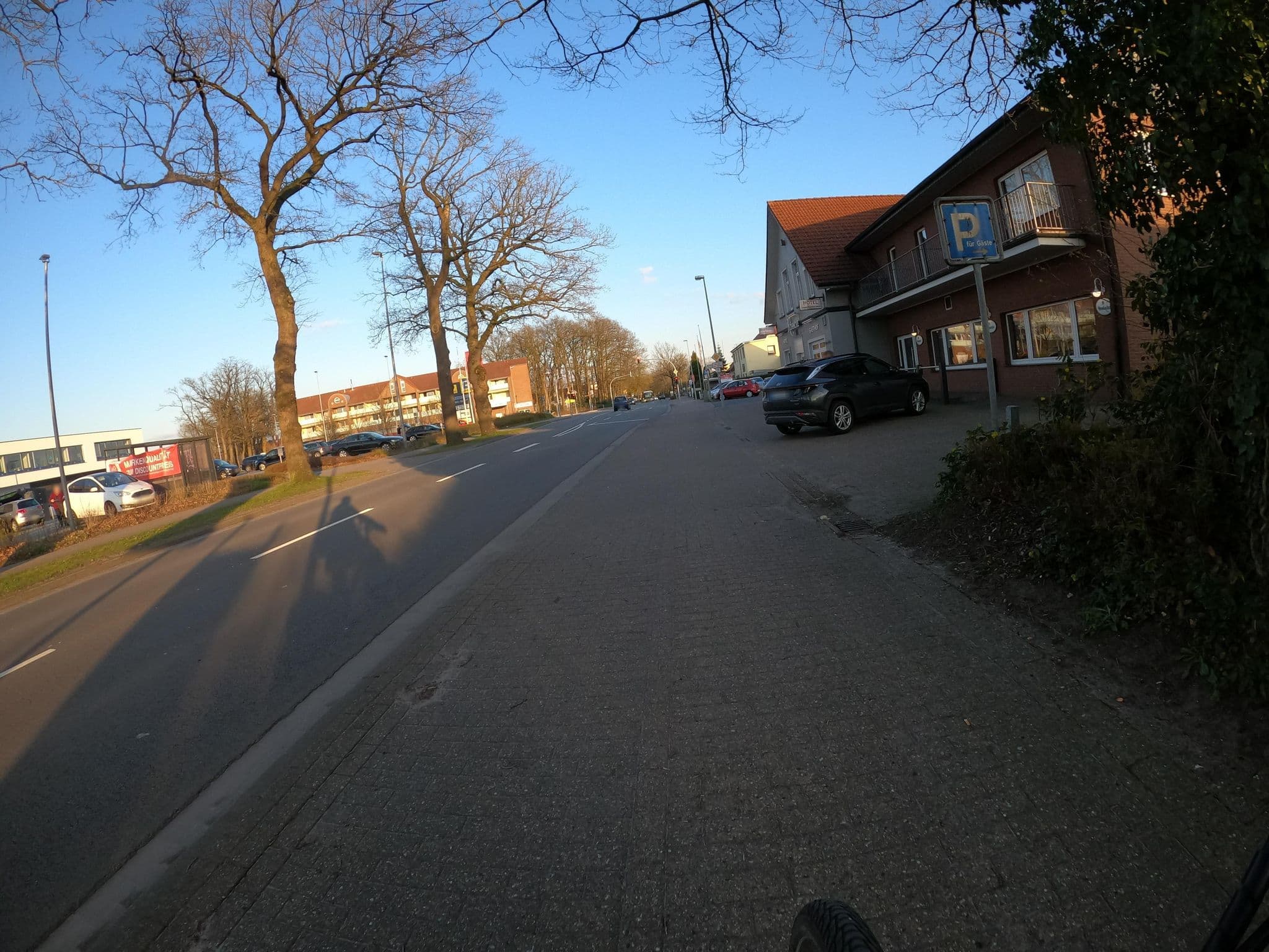 Street view near Köhncke's Hotel Metjendorf, Oldenburg — © VIA_KK (CC BY-SA · Mapillary)