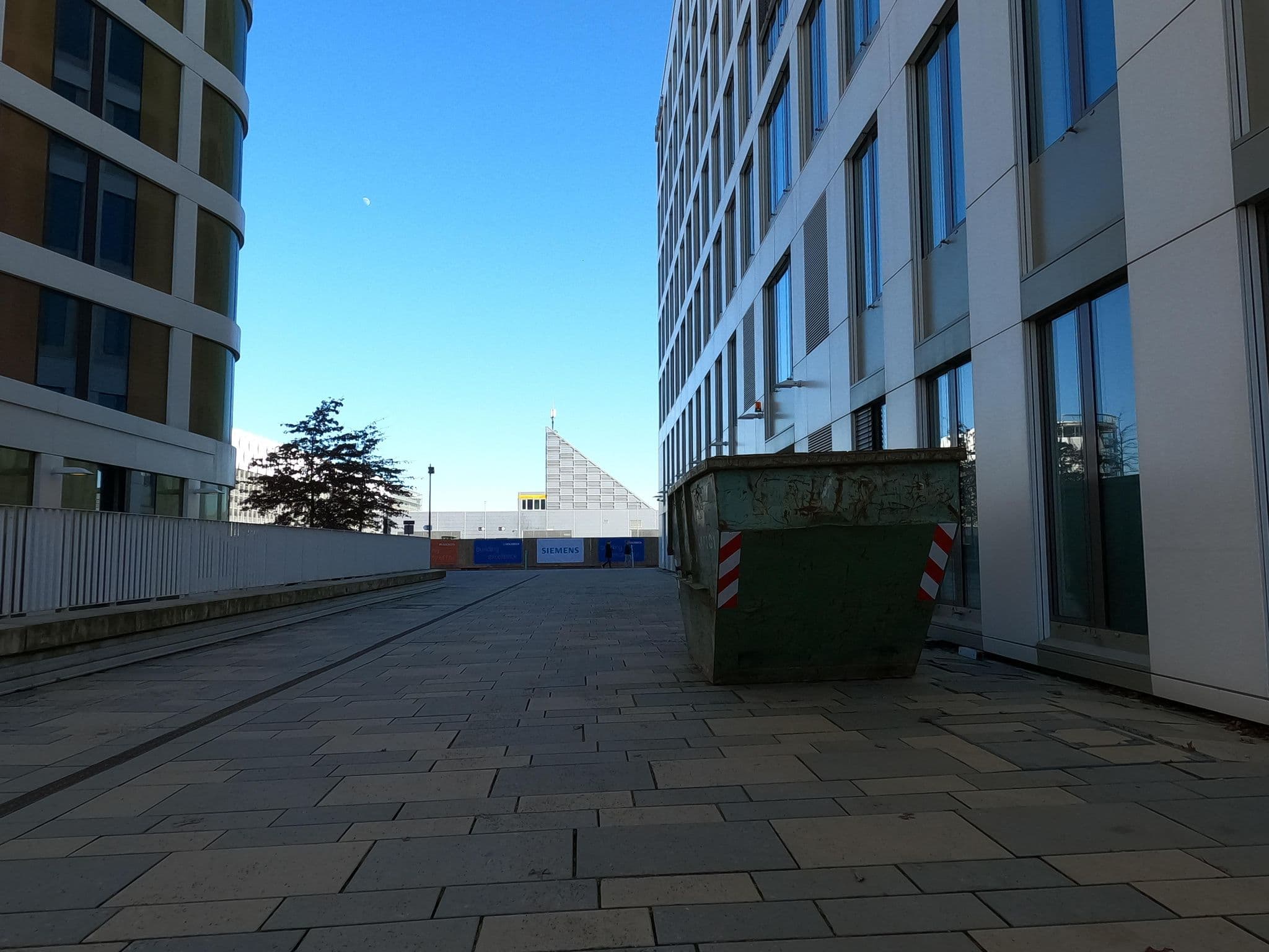 Street view near Best Western Hotel Airport Frankfurt, Zeppelinheim — © chuck (CC BY-SA · Mapillary)