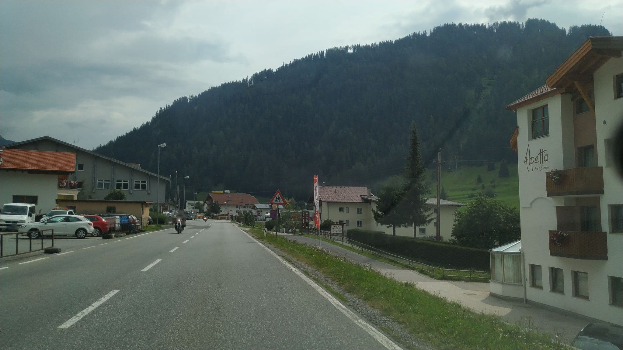 Street view near Hotel Alpetta, Nauders — © mikki65 (CC BY-SA · Mapillary)