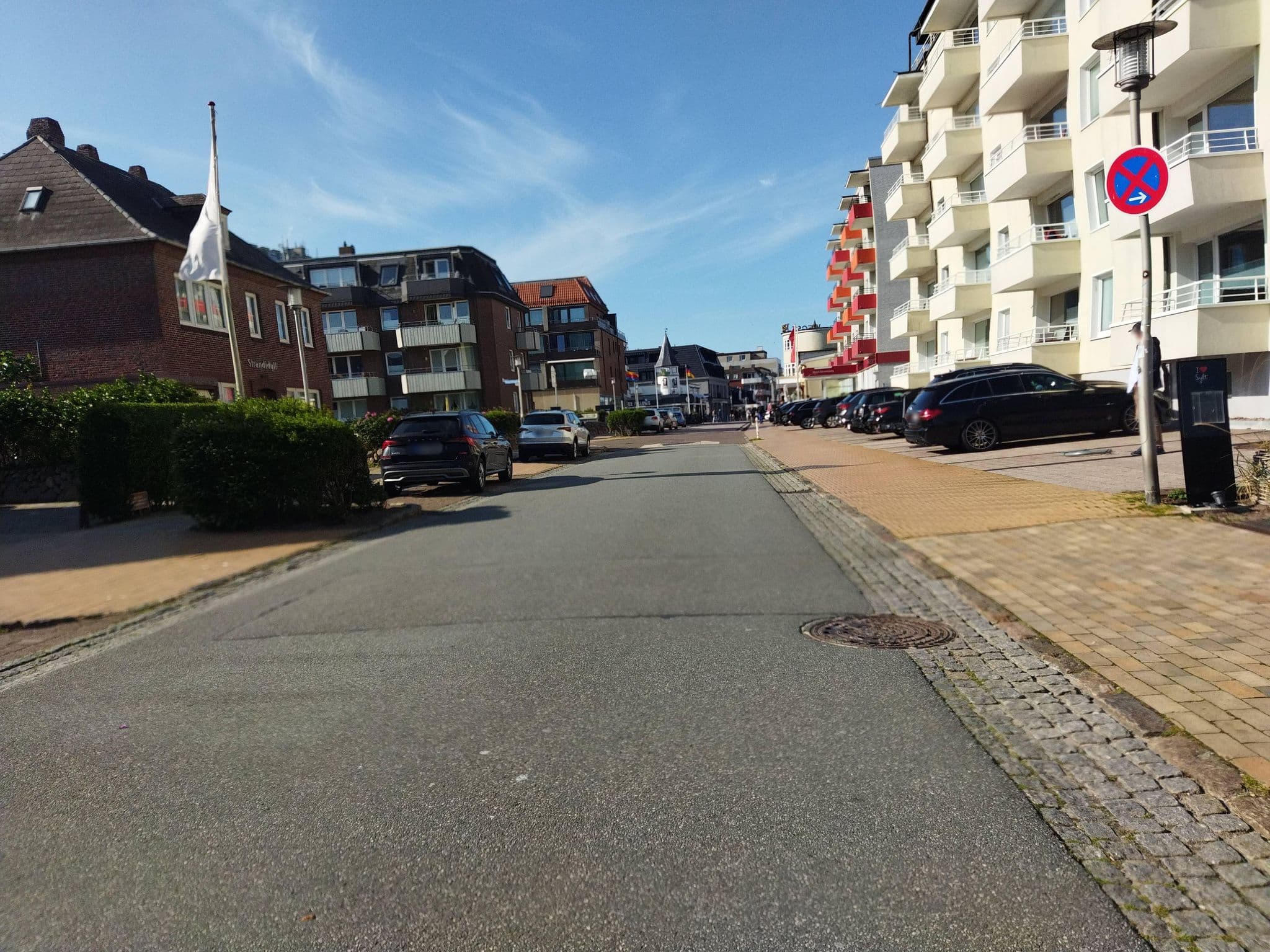 Street view near Hotel Uthland Sylt, Westerland — © changchun1 (CC BY-SA · Mapillary)