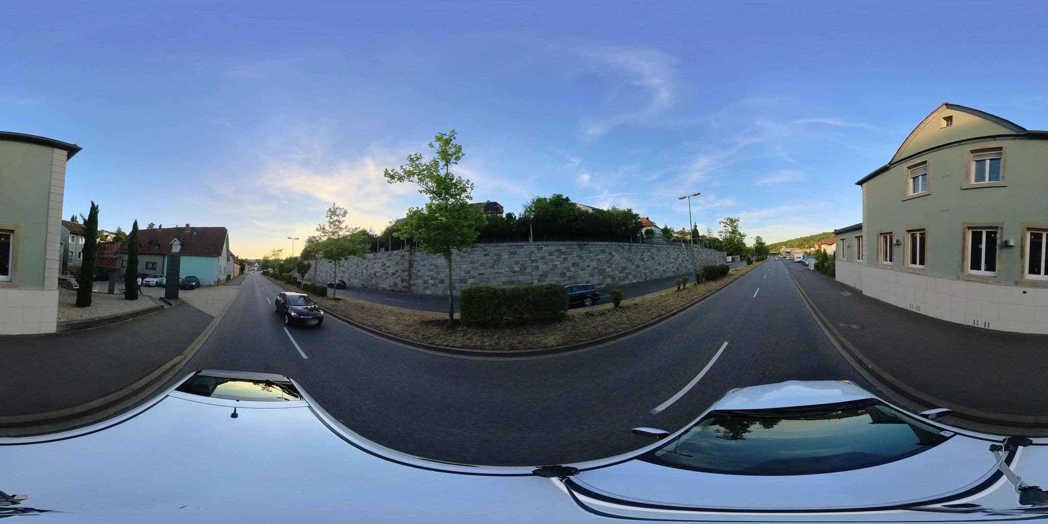 Street view near Hotel Tari, Höchberg — © osmplus_org (CC BY-SA · Mapillary)