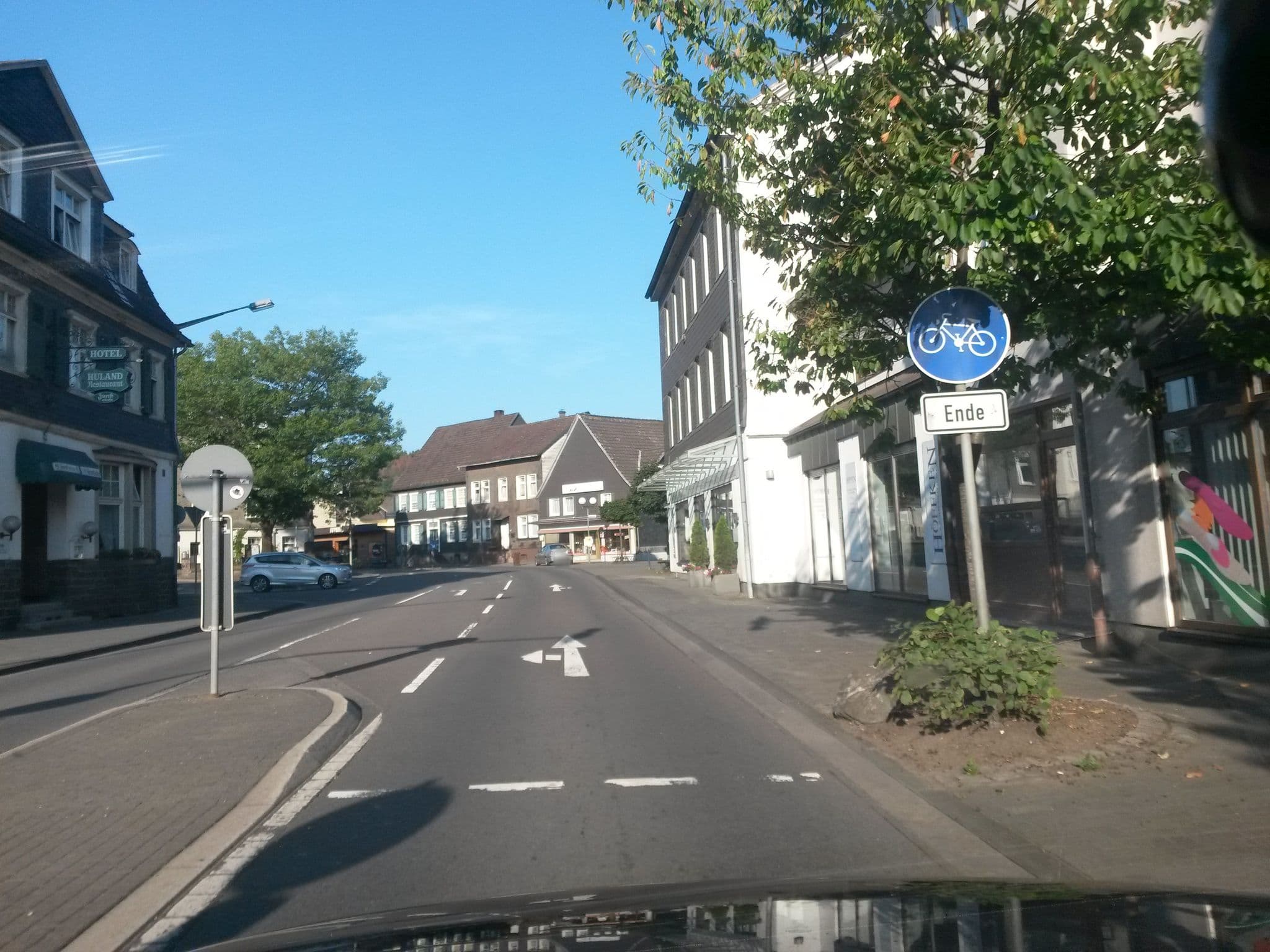 Street view near Huland, Bergneustadt — © uwekoch (CC BY-SA · Mapillary)