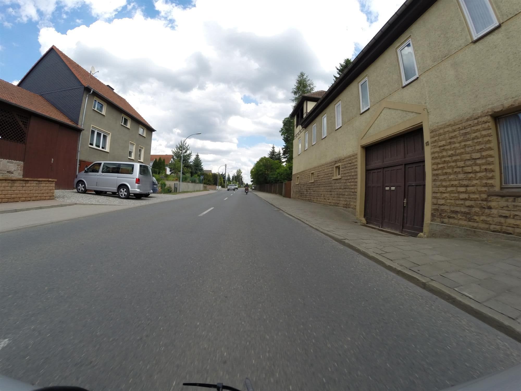 Street view near Altthüringer Weinkeller, Stadtroda — © ahzf (CC BY-SA · Mapillary)