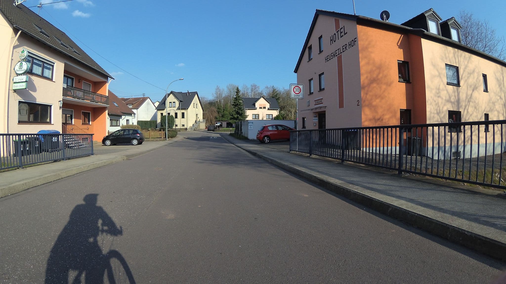 Street view near Hotel Heusweiler Hof, Heusweiler — © teddy73 (CC BY-SA · Mapillary)