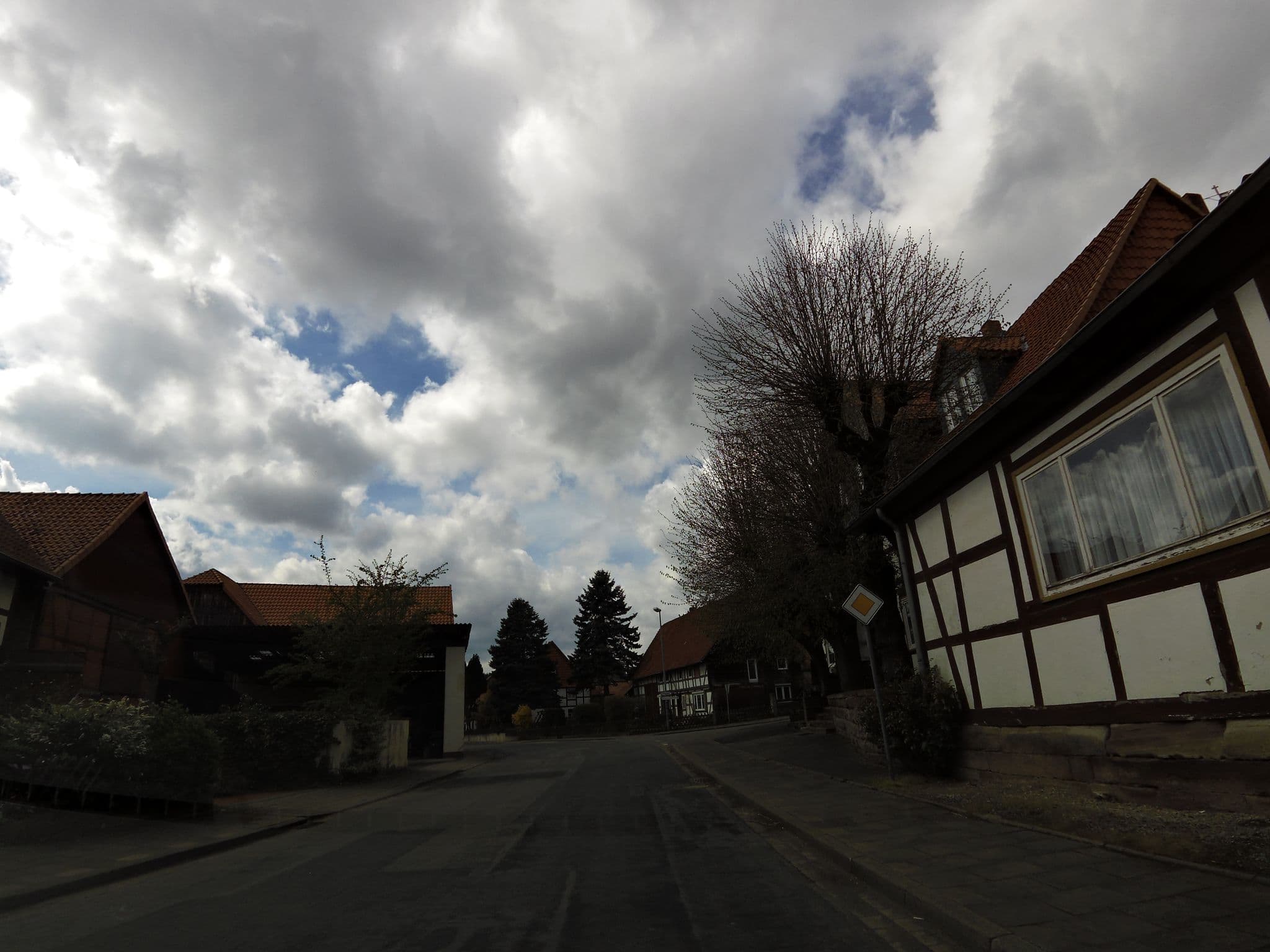 Street view near Pension Henze, Nörten-Hardenberg — © moenk (CC BY-SA · Mapillary)
