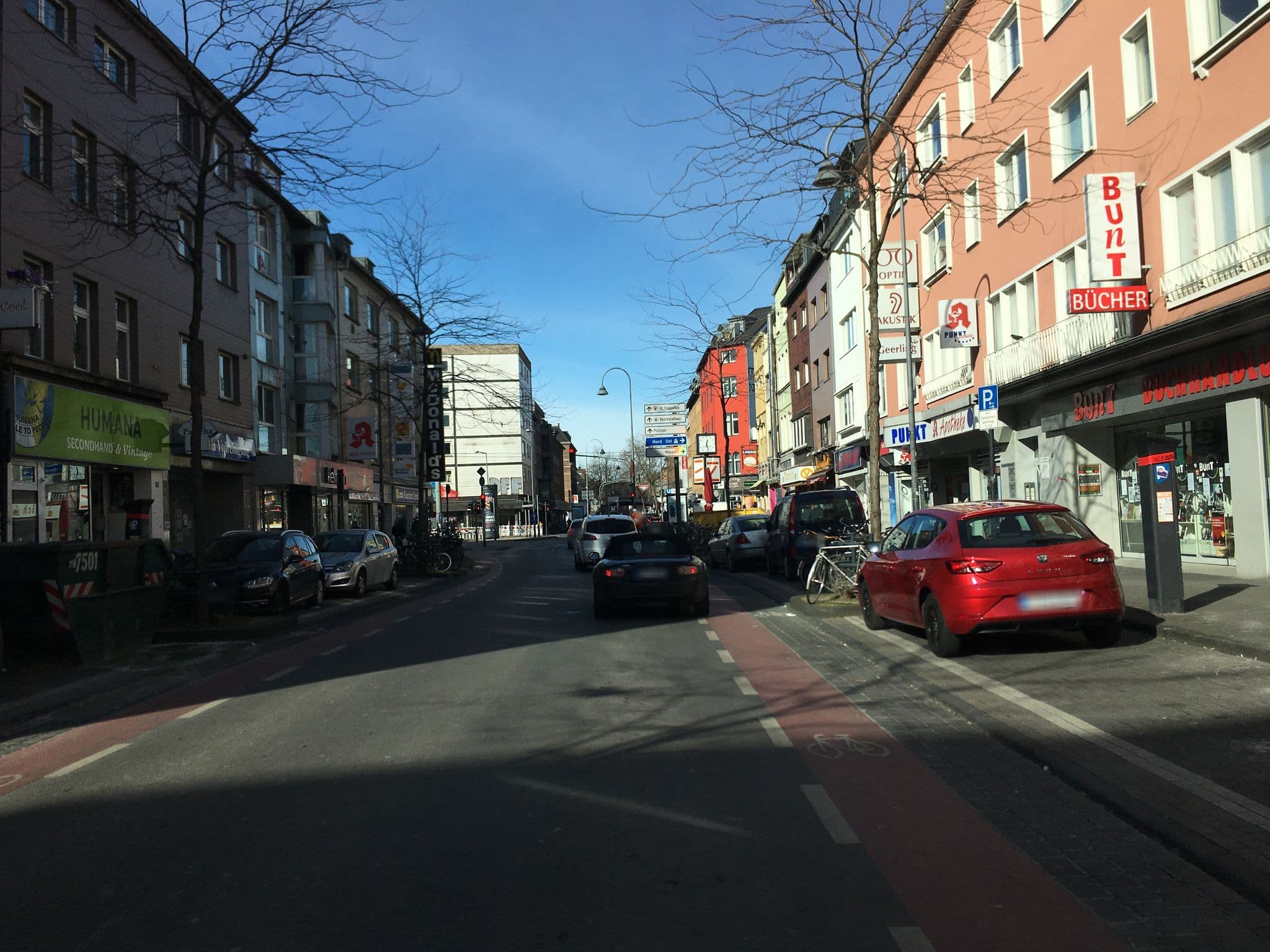 Street view near Theis, Neuehrenfeld — © raymond (CC BY-SA · Mapillary)
