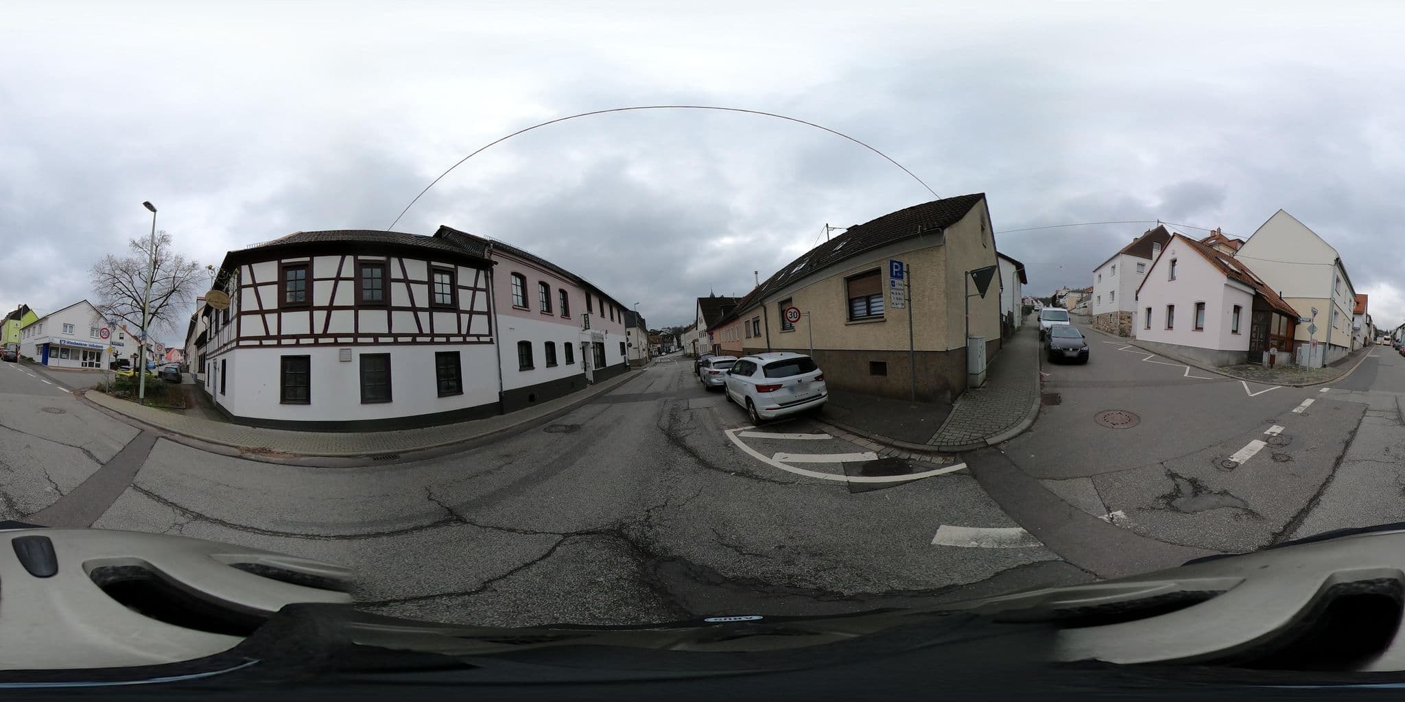 Street view near Hotel zur Rose, Niedernhausen — © tmka (CC BY-SA · Mapillary)