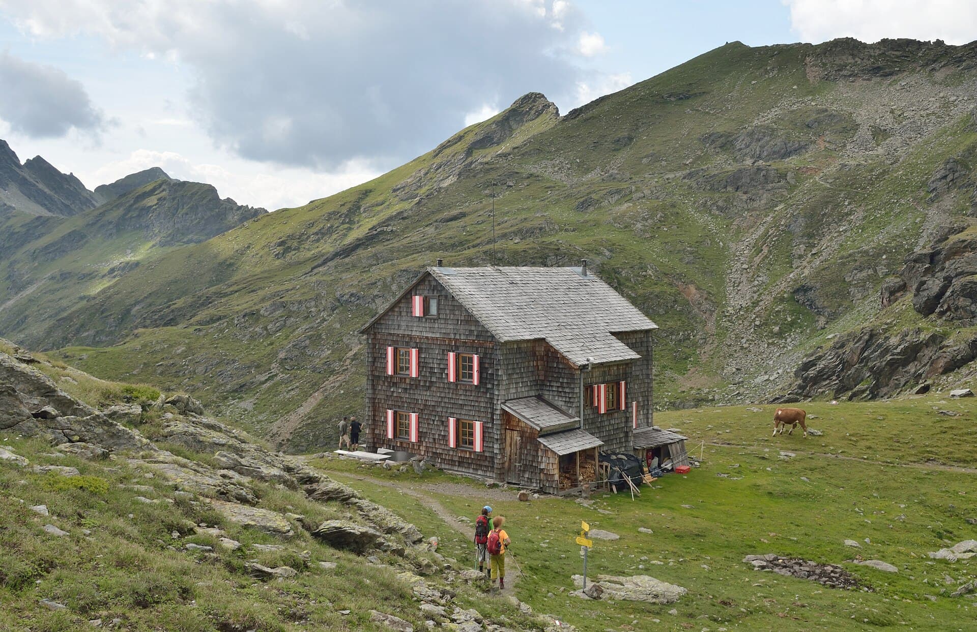Hugo-Gerbers-Hütte (via Wikimedia Commons, CC BY-SA 4.0)