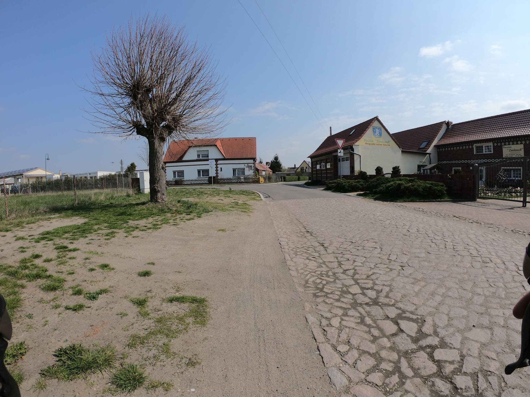 Street view near Pension Lindeneck, Mühlanger — © tobiaso (CC BY-SA · Mapillary)