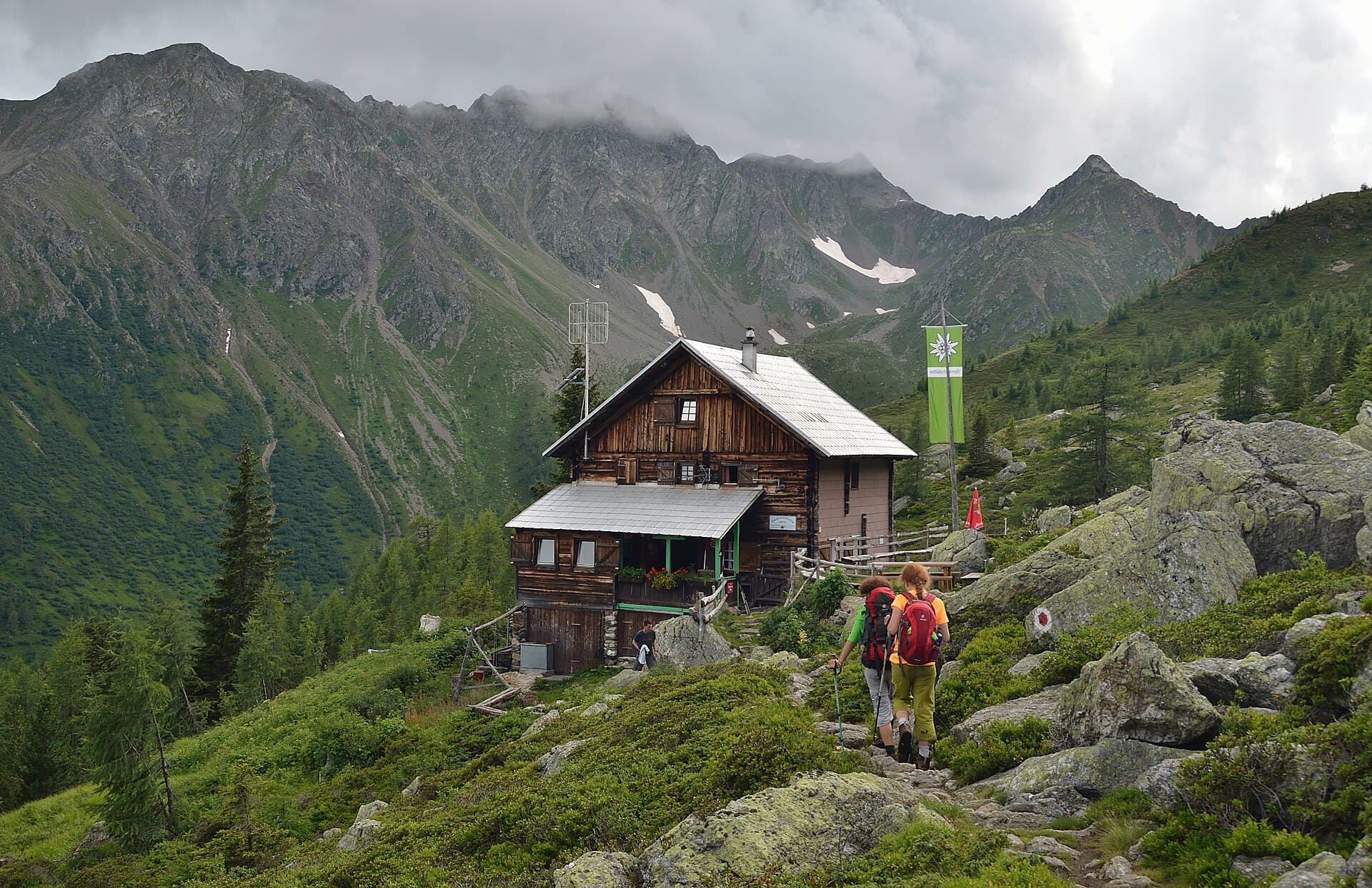 Salzkofelhütte (via Wikimedia Commons, CC BY-SA 4.0)
