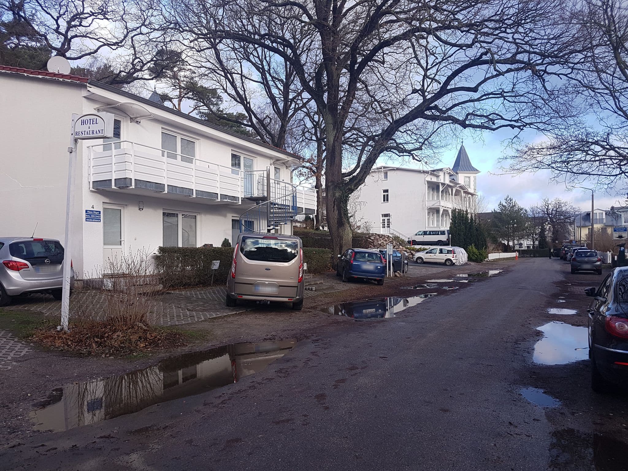Street view near Haus Krakow, Ostseebad Binz — © changchun1 (CC BY-SA · Mapillary)