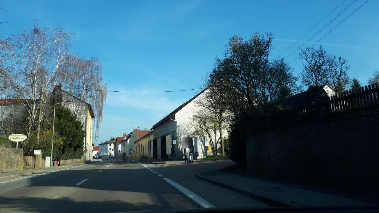 Street view near Pension zum Carlsbauer, Kelheim — © geoeki (CC BY-SA · Mapillary)