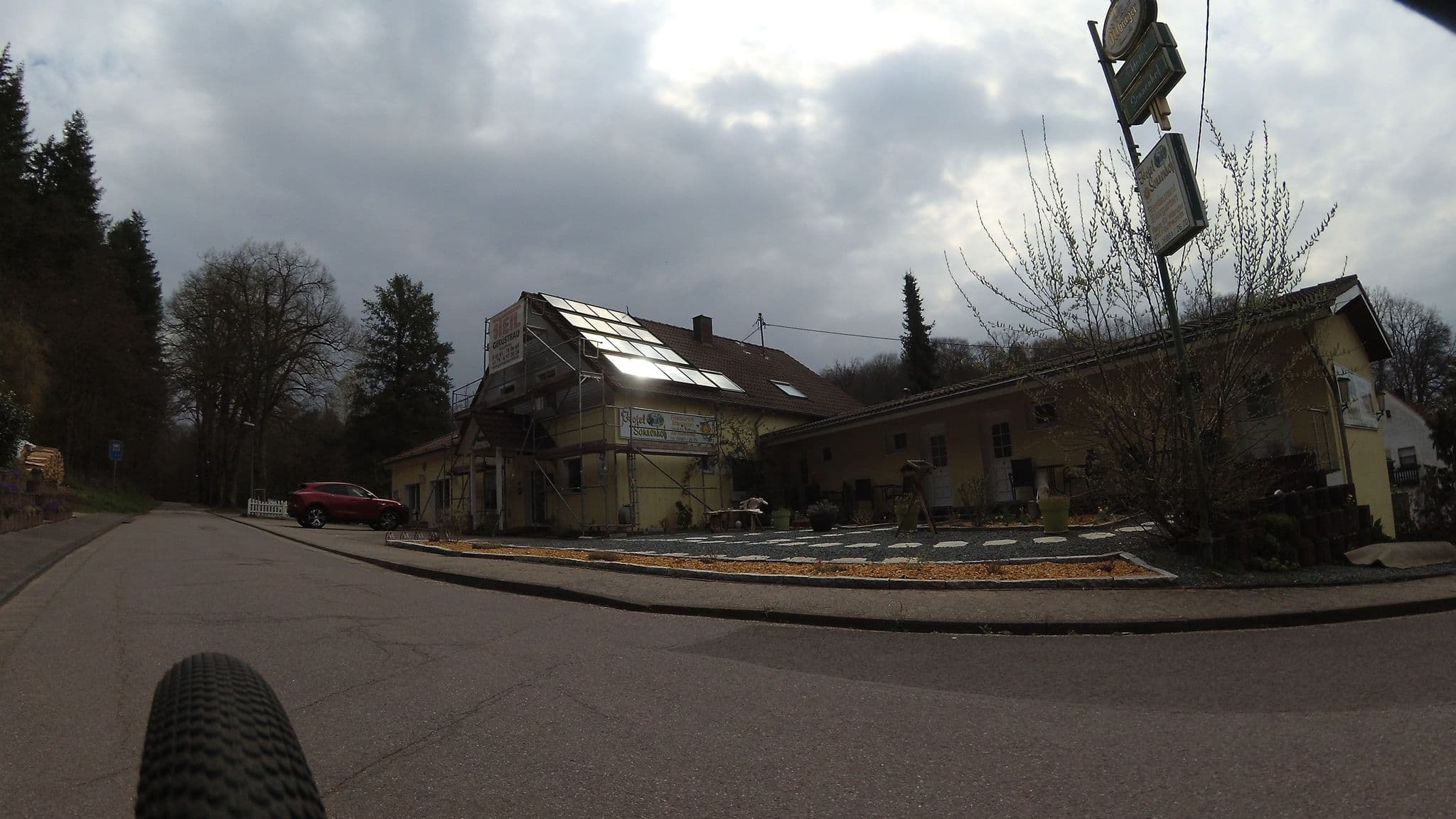 Street view near Sonnenhof, Mettlach — © teddy73 (CC BY-SA · Mapillary)