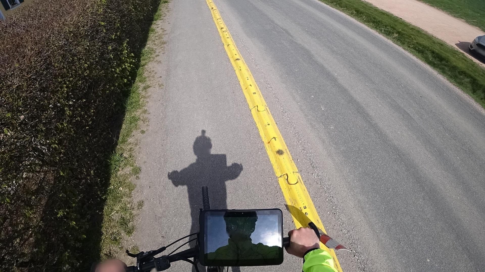 Street view near Hotel Restaurant Fronhof, Kell — © jolenesailer (CC BY-SA · Mapillary)