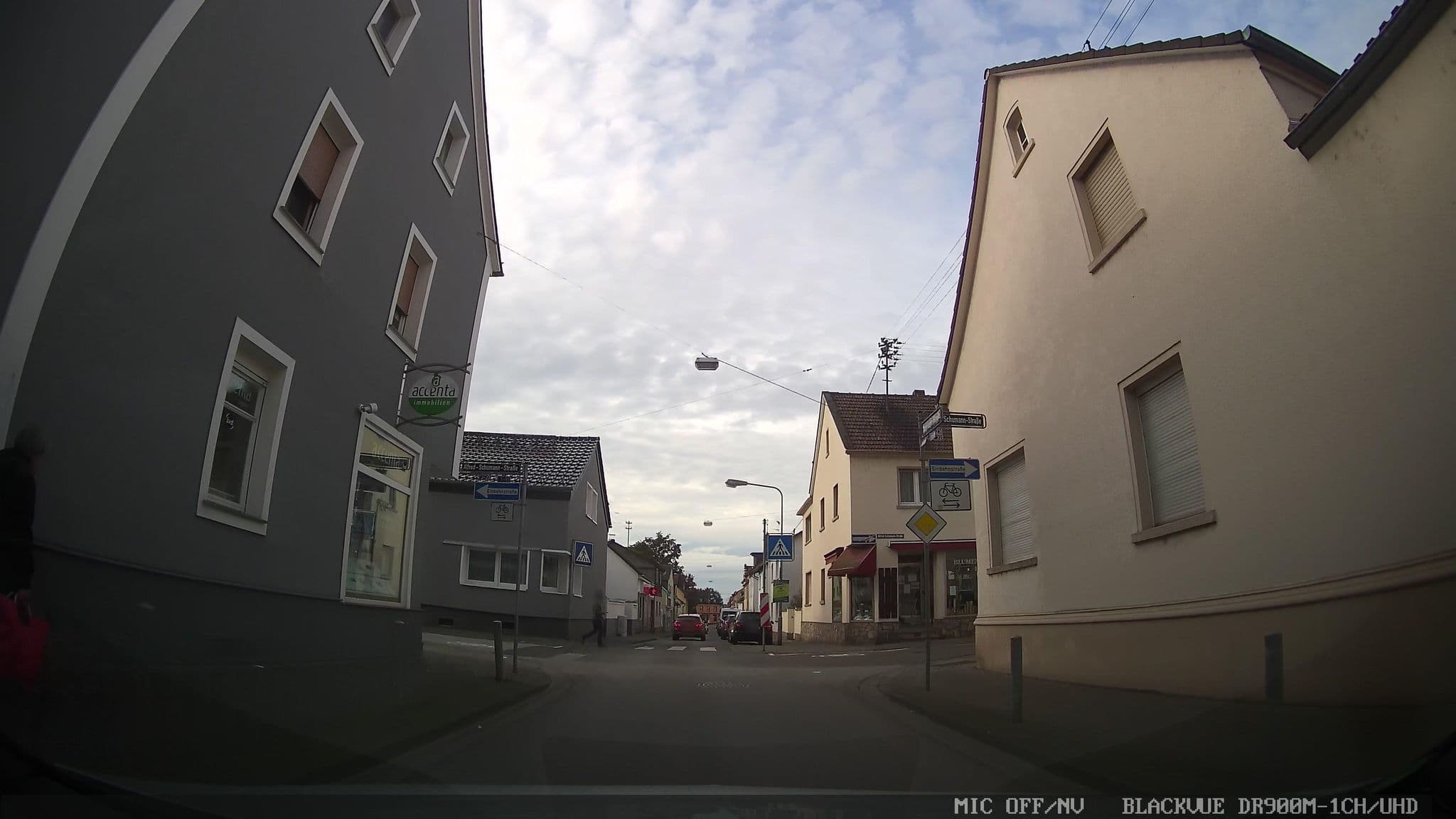 Street view near Hotel Link, Schierstein — © chuck (CC BY-SA · Mapillary)