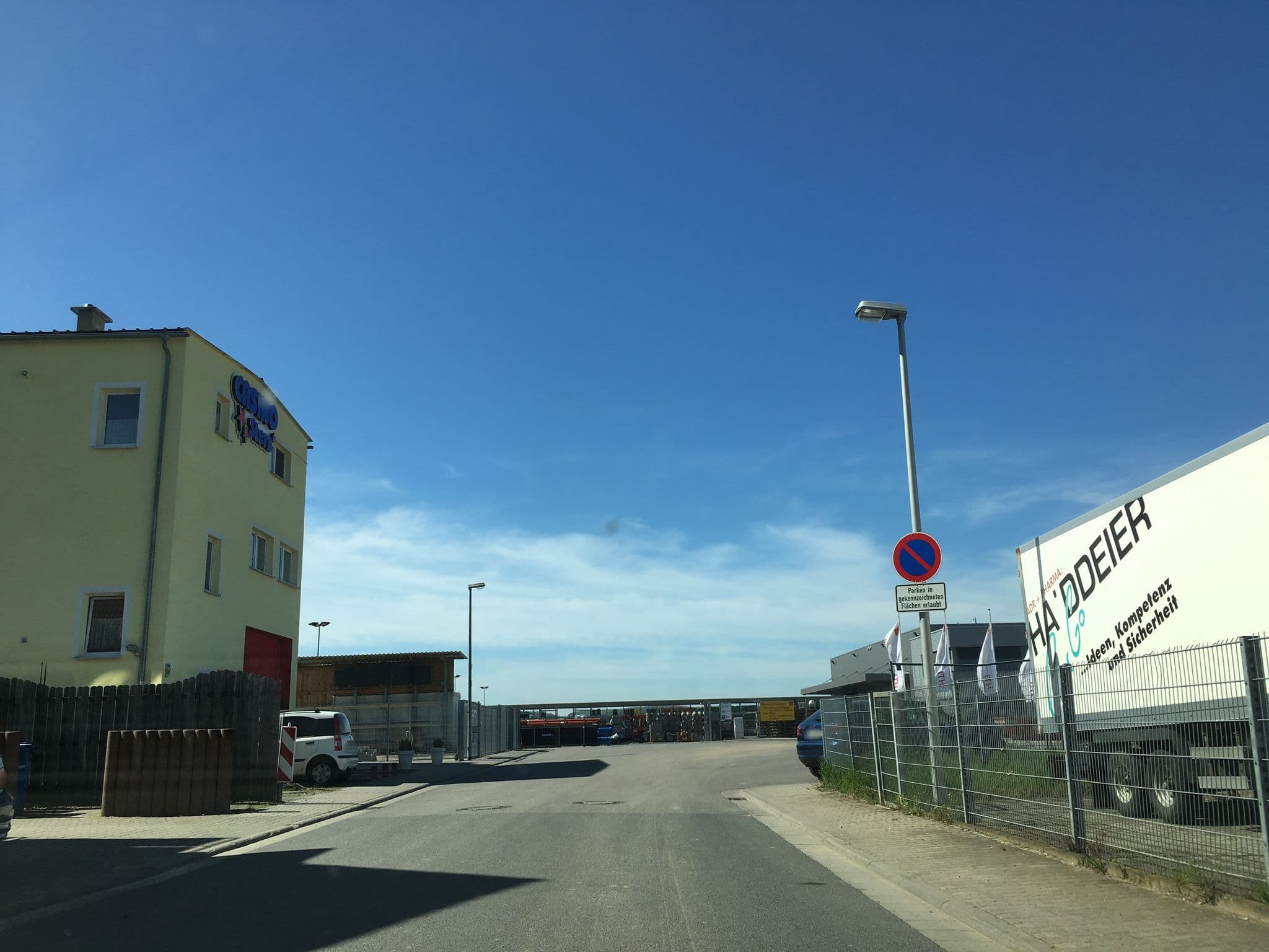 Street view near Aviva Apartments, Groß-Zimmern — © foxman (CC BY-SA · Mapillary)