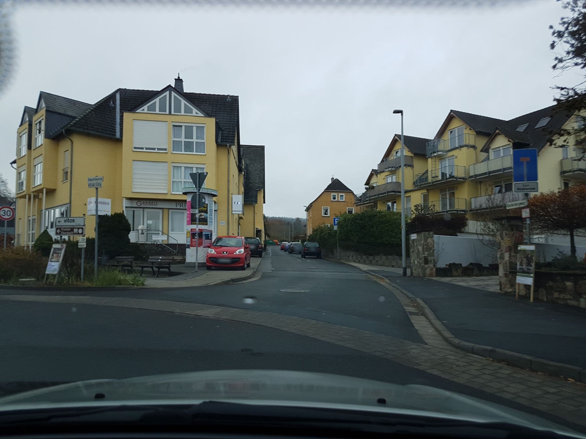 Street view near Nassauer Hof, Kiedrich — © mapcreator (CC BY-SA · Mapillary)