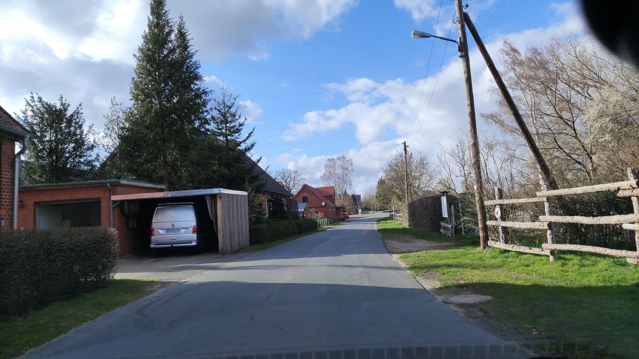 Street view near Biwakplatz Wichmannsburg, Bienenbüttel — © hotteliene (CC BY-SA · Mapillary)