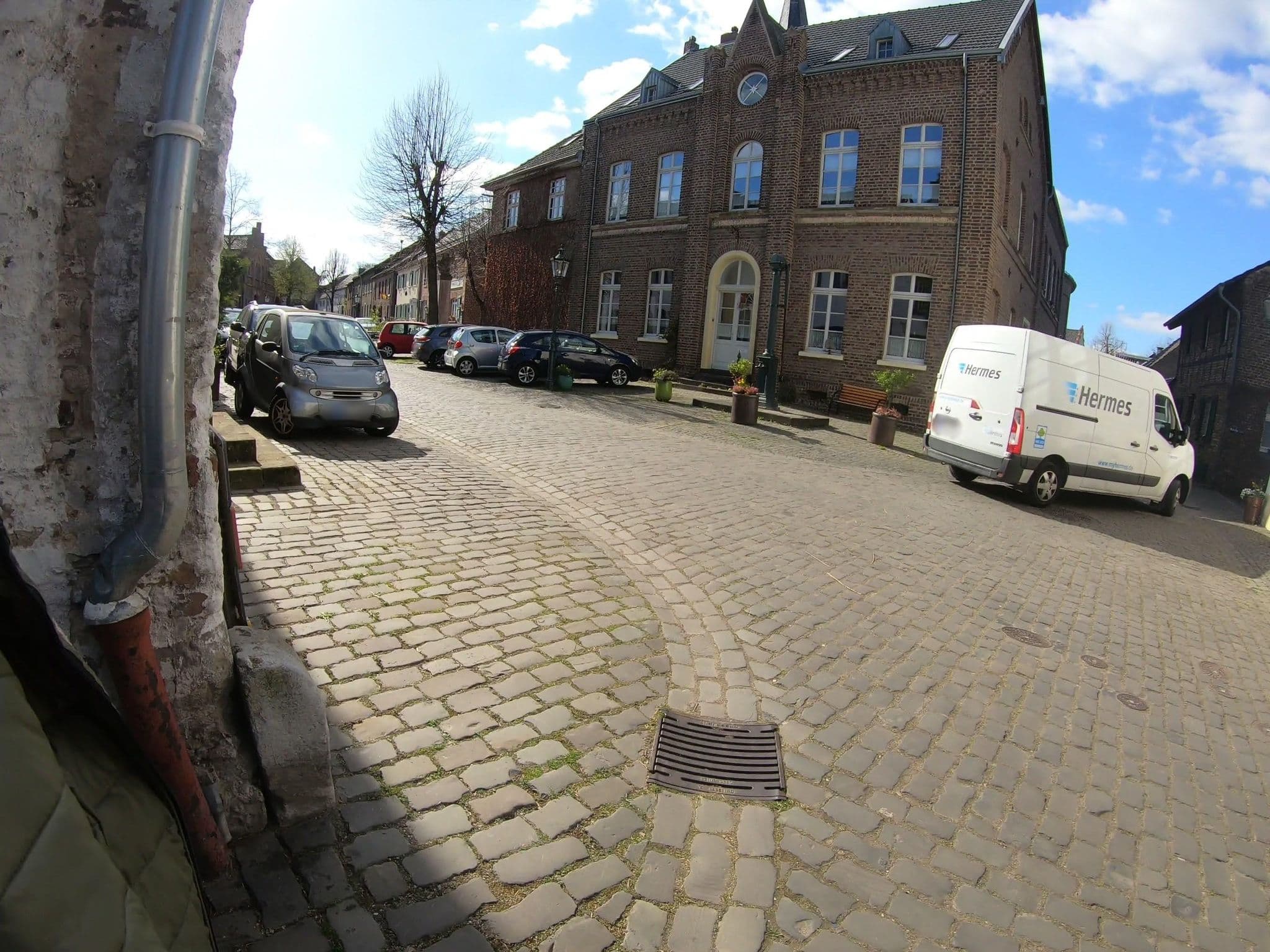 Street view near Hotel-Restaurant Danielshof, Bedburg — © algirdasc (CC BY-SA · Mapillary)