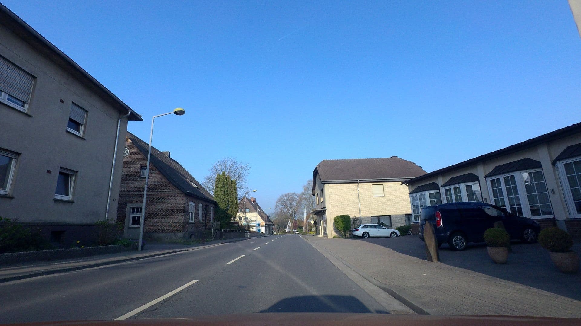 Street view near Hotel Alt Riemsloh, Melle — © moenk (CC BY-SA · Mapillary)