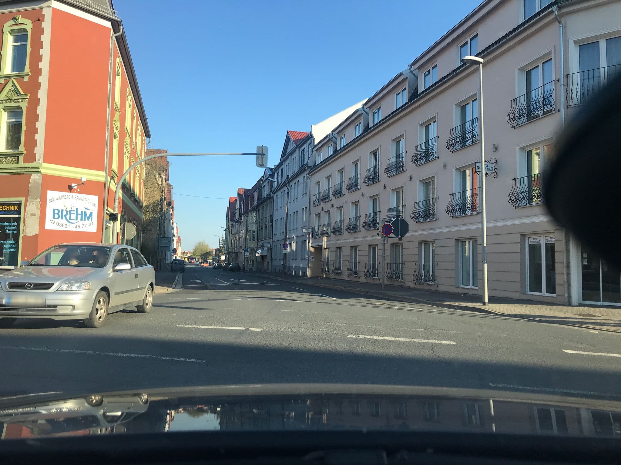 Street view near Hotel Nordhausen, Nordhausen — © saschahaberkorn (CC BY-SA · Mapillary)