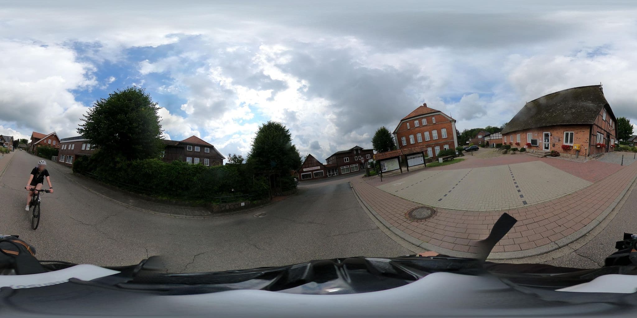 Street view near Hotel Schenck's Gasthaus, Amelinghausen — © carlottacordes (CC BY-SA · Mapillary)