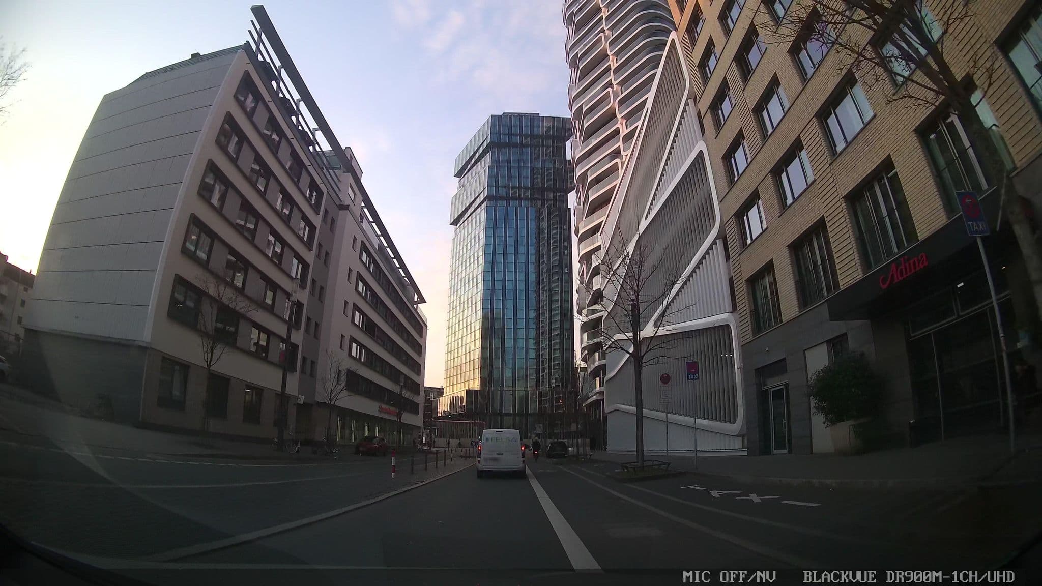 Street view near Adina Apartment Hotel Frankfurt Westend, Gallus — © chuck (CC BY-SA · Mapillary)