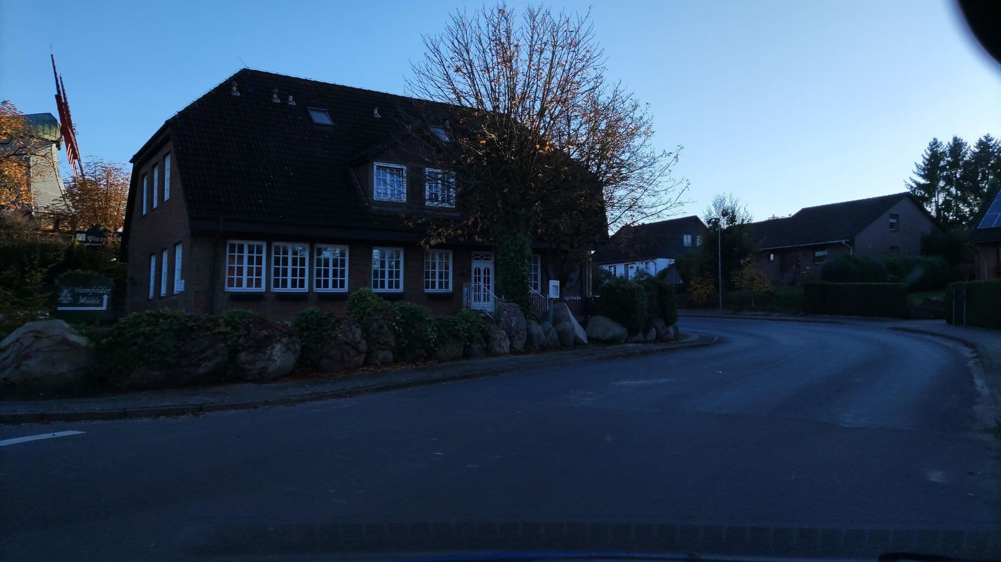 Street view near Hotel Pirsch-Mühle, Kuddewörde — © hotteliene (CC BY-SA · Mapillary)